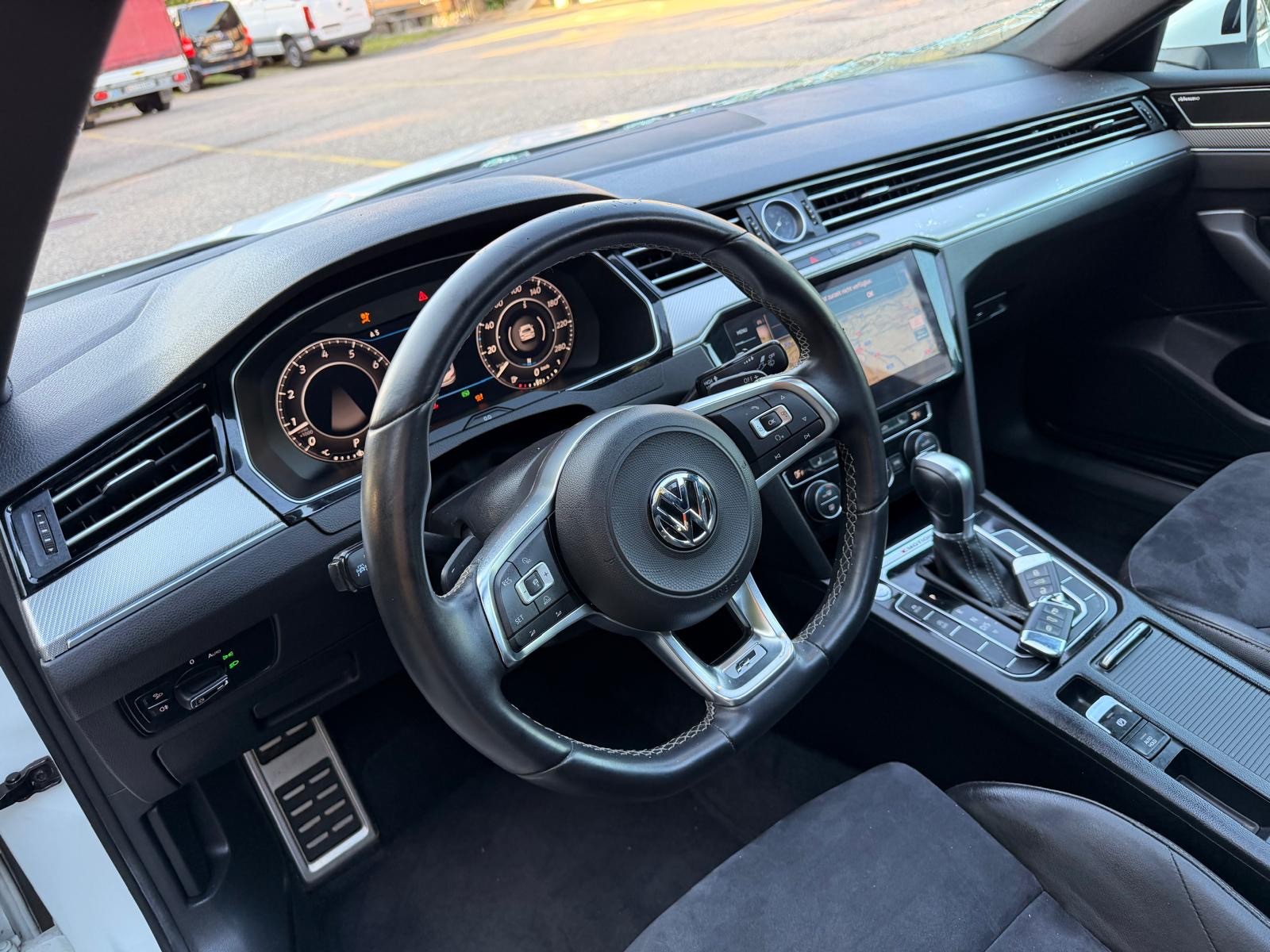 VW Arteon 2.0 TSI BMT R-Line 4Motion DSG-image-8