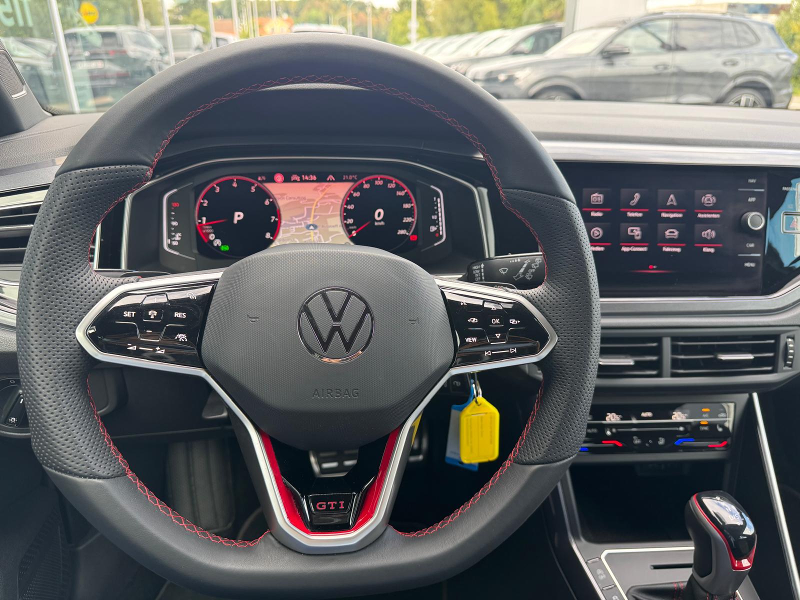 VW Polo 2.0 TSI GTI DSG-image-9