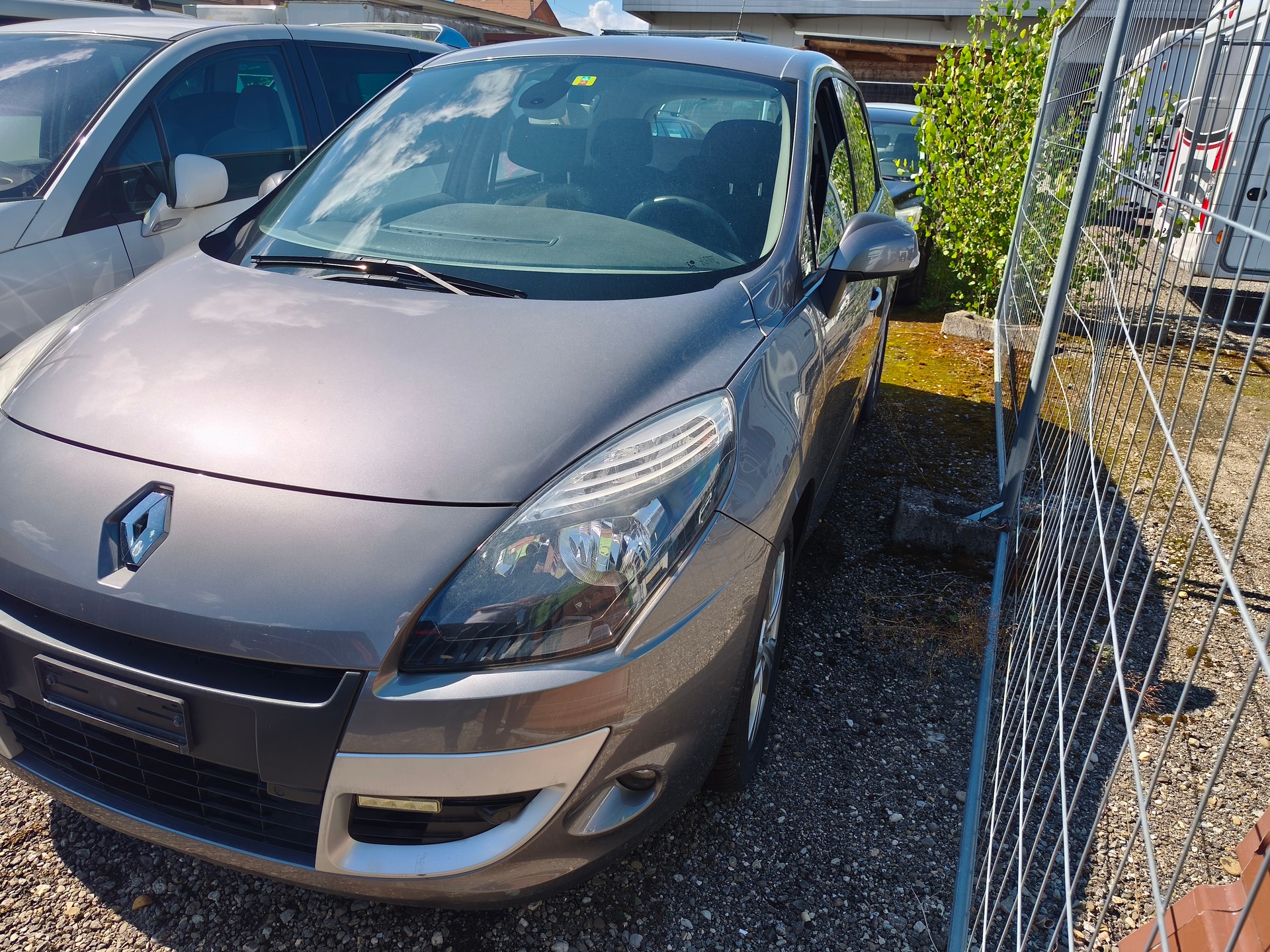 RENAULT Scénic 2.0 dCi Dynamique Automatic-image-2