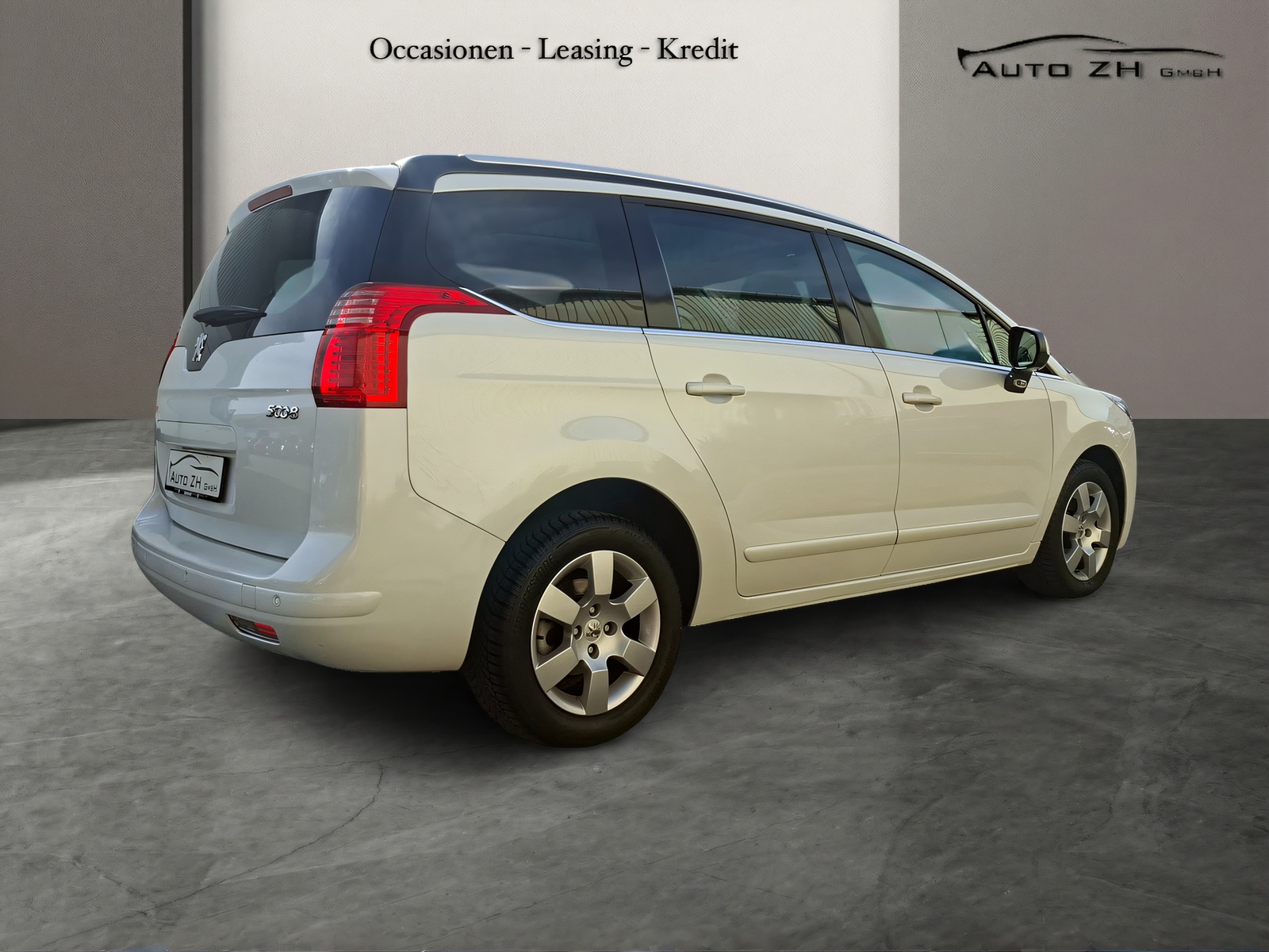PEUGEOT 5008 1.6 16V T Allure Automatic-image-3