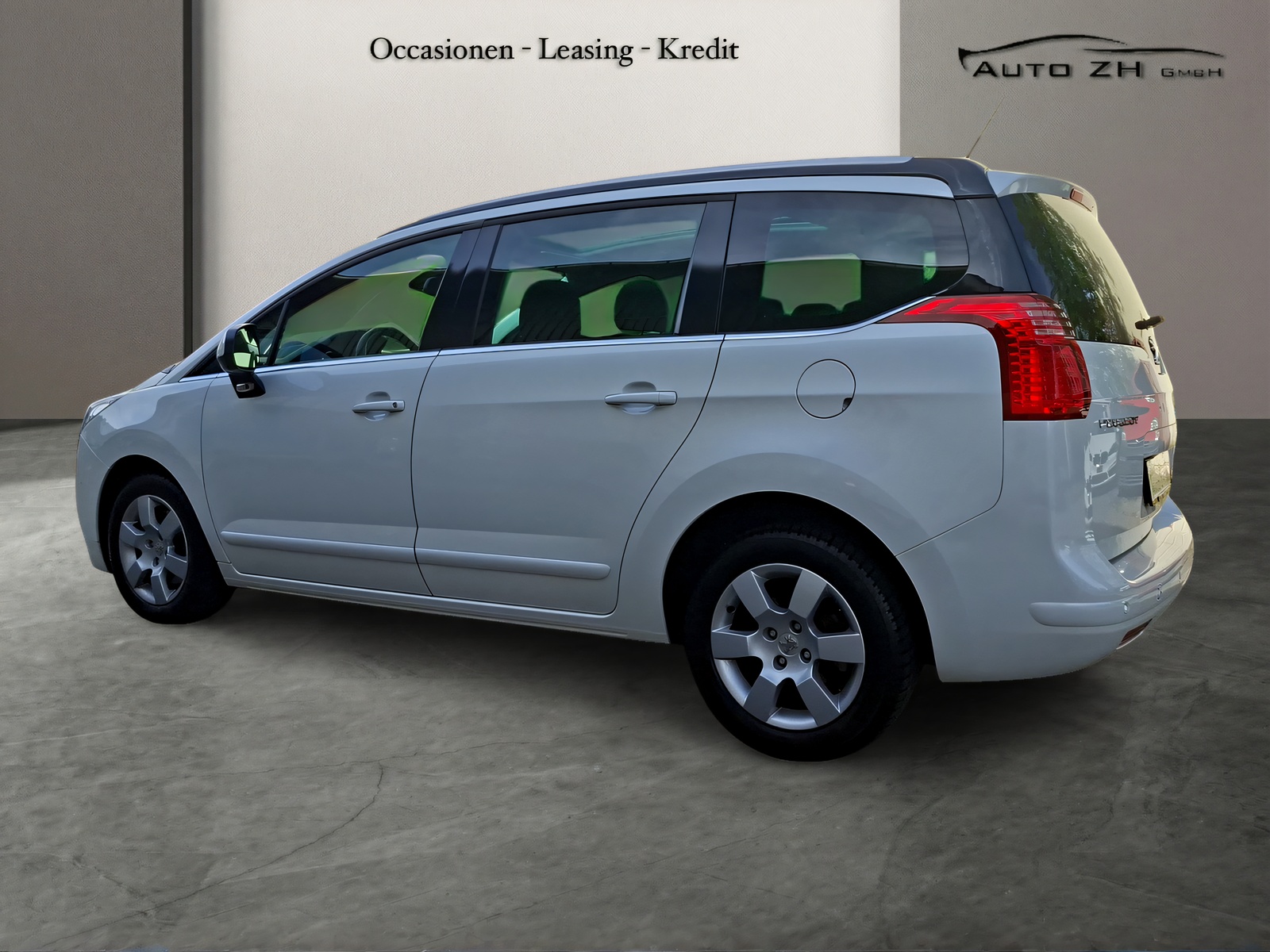 PEUGEOT 5008 1.6 16V T Allure Automatic-image-5