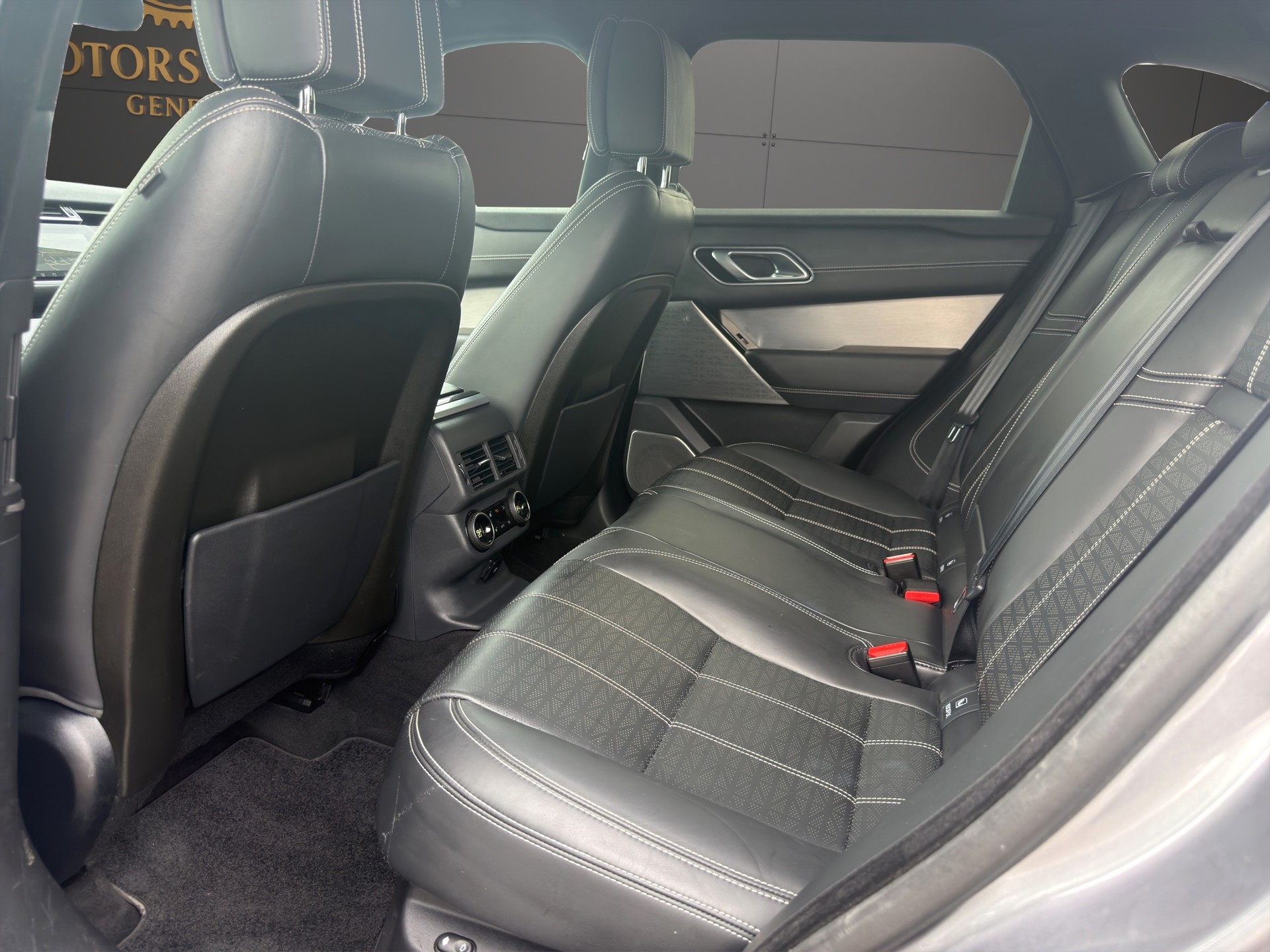 LAND ROVER Range Rover Velar R-Dynamic P 300 HSE Automatic-image-18