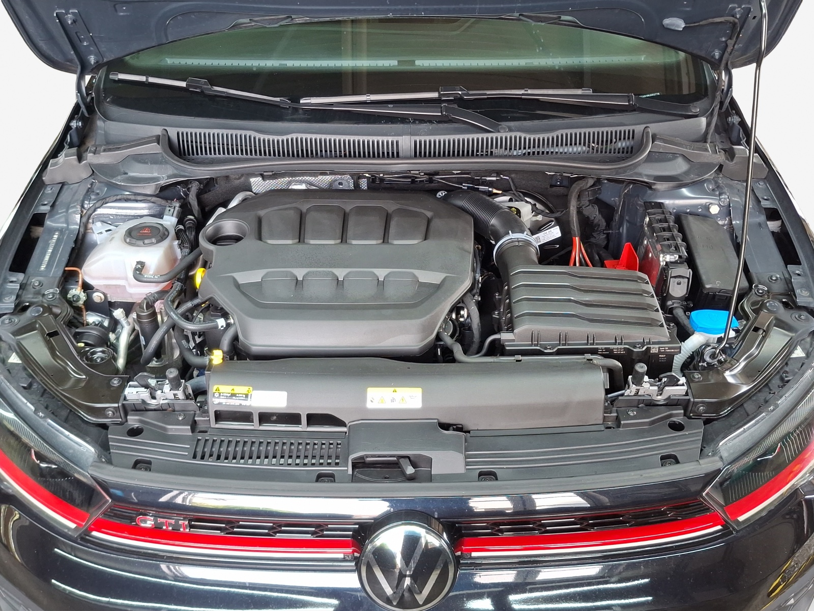 VW Polo 2.0 TSI GTI DSG-image-15