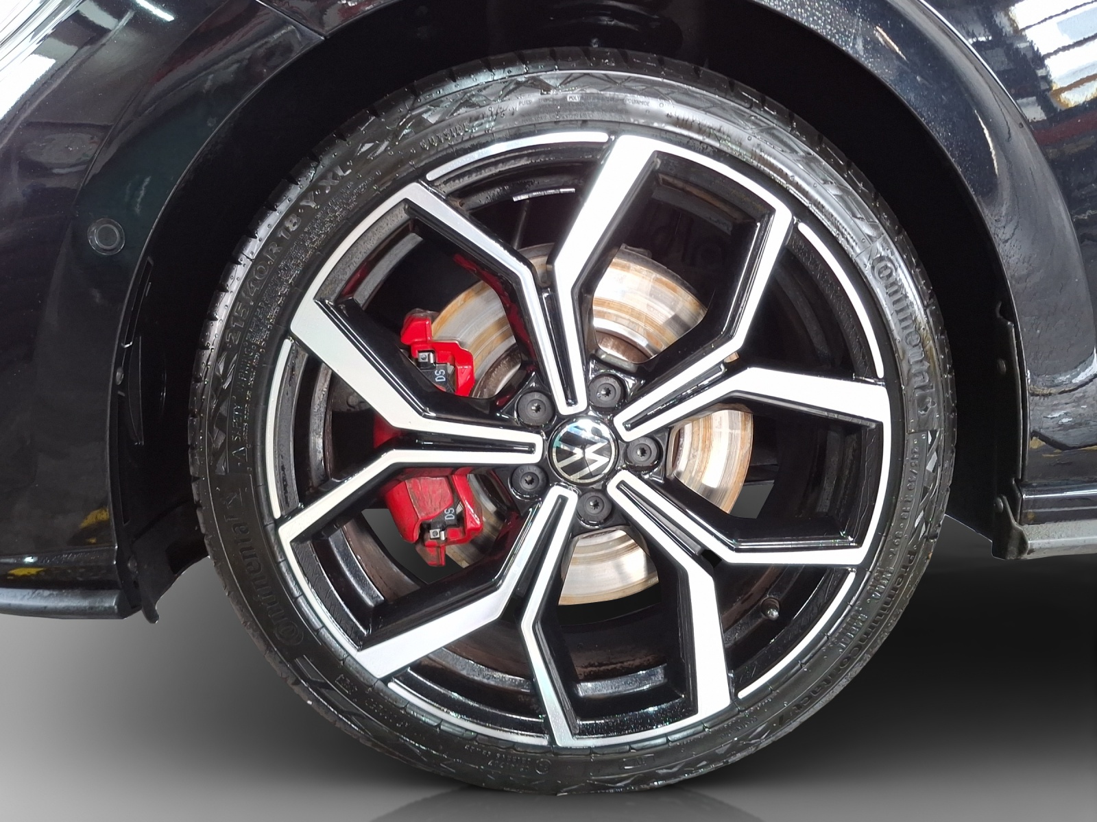 VW Polo 2.0 TSI GTI DSG-image-14