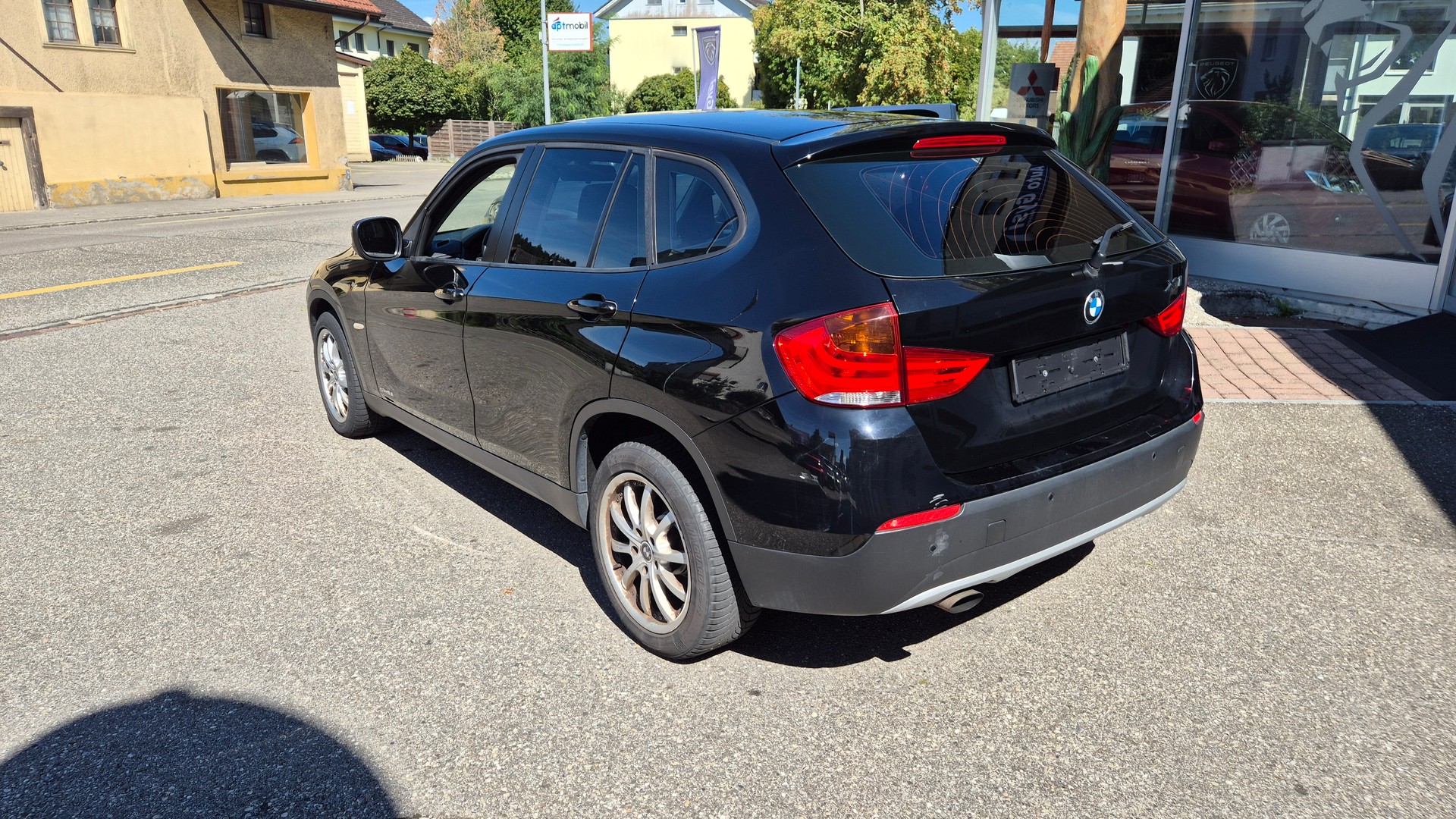 BMW X1 sDrive 18i-image-1