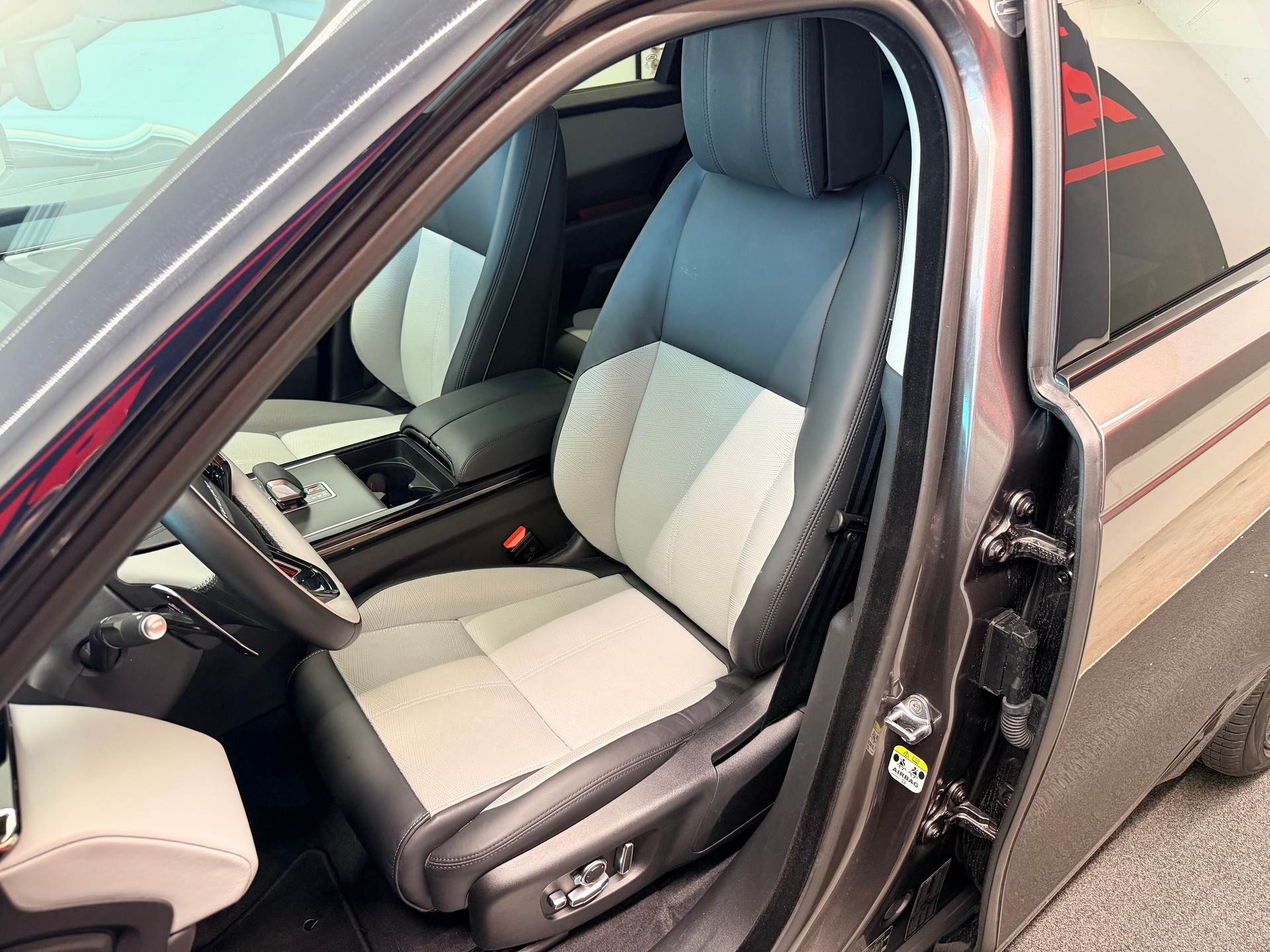 LAND ROVER Range Rover Velar Dynamic HSE P 400 Automatic-image-15