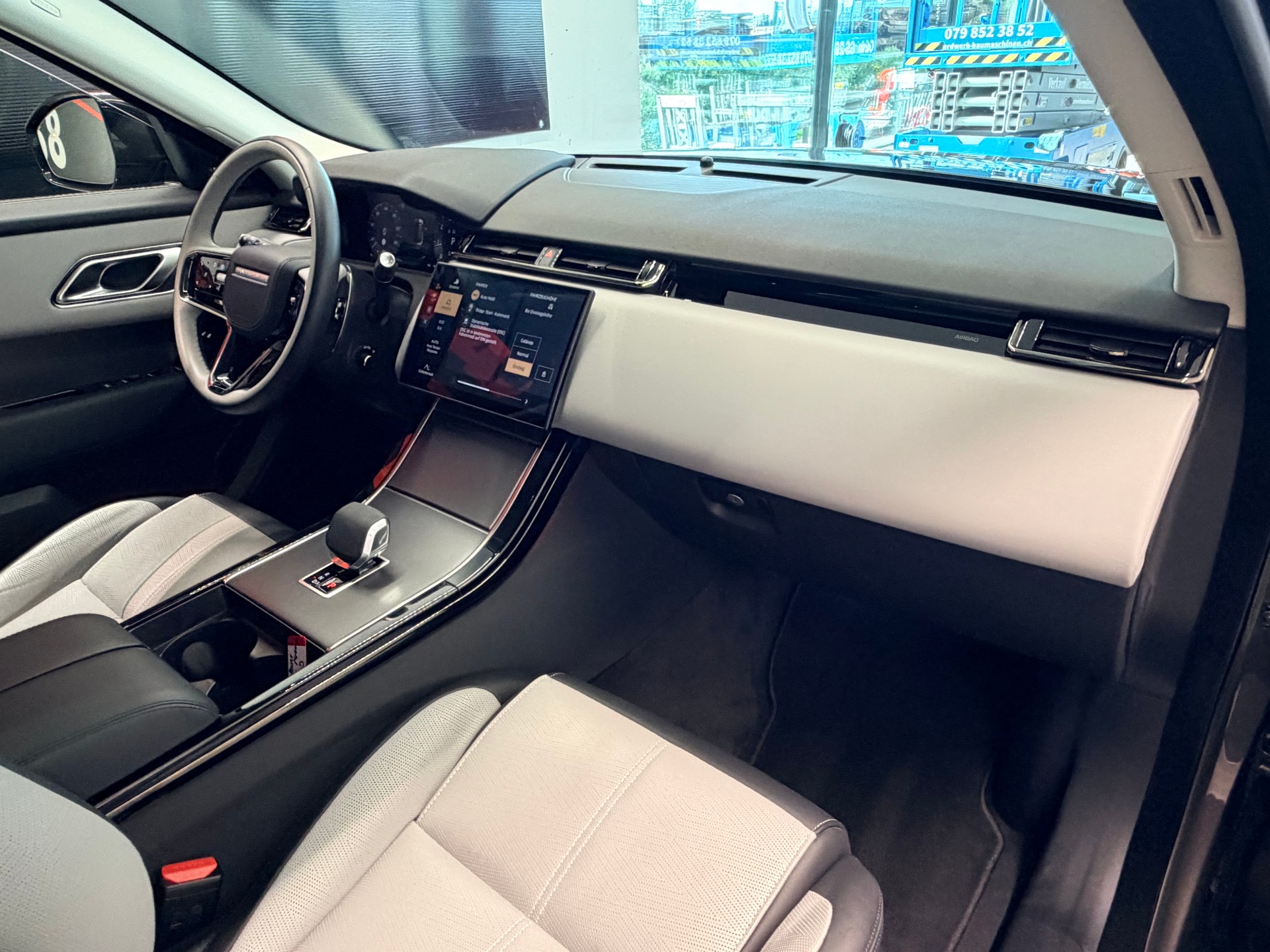 LAND ROVER Range Rover Velar Dynamic HSE P 400 Automatic-image-22