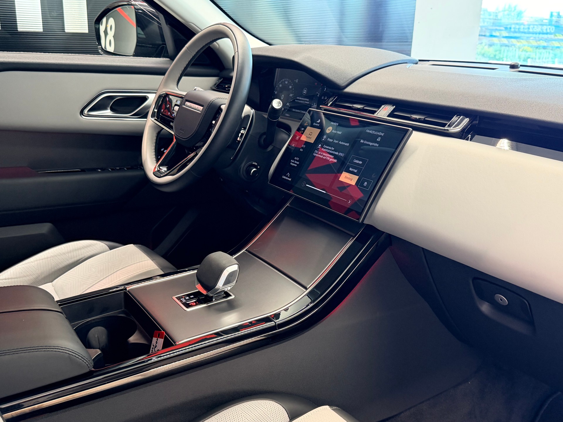 LAND ROVER Range Rover Velar Dynamic HSE P 400 Automatic-image-23