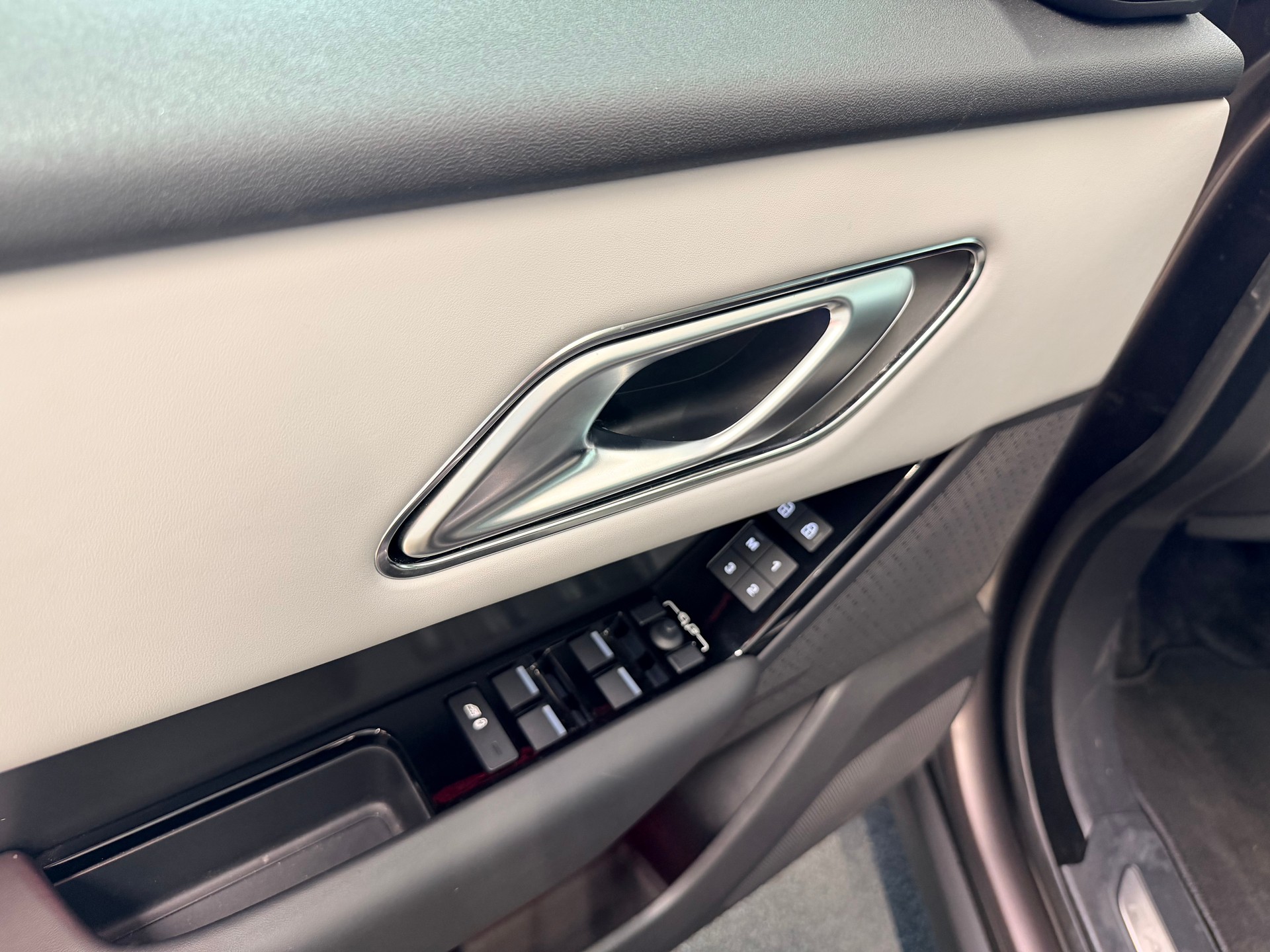 LAND ROVER Range Rover Velar Dynamic HSE P 400 Automatic-image-13