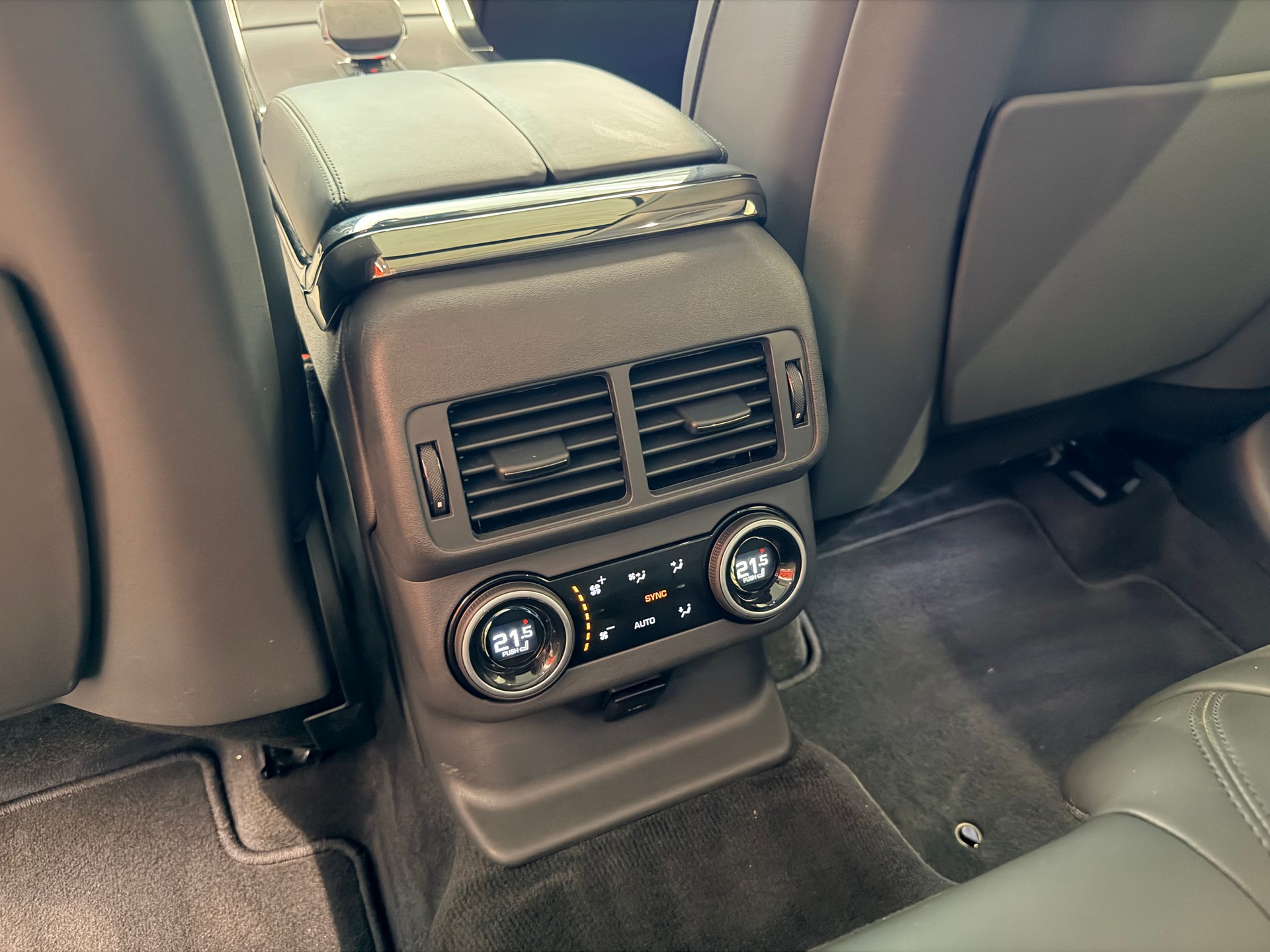 LAND ROVER Range Rover Velar Dynamic HSE P 400 Automatic-image-20