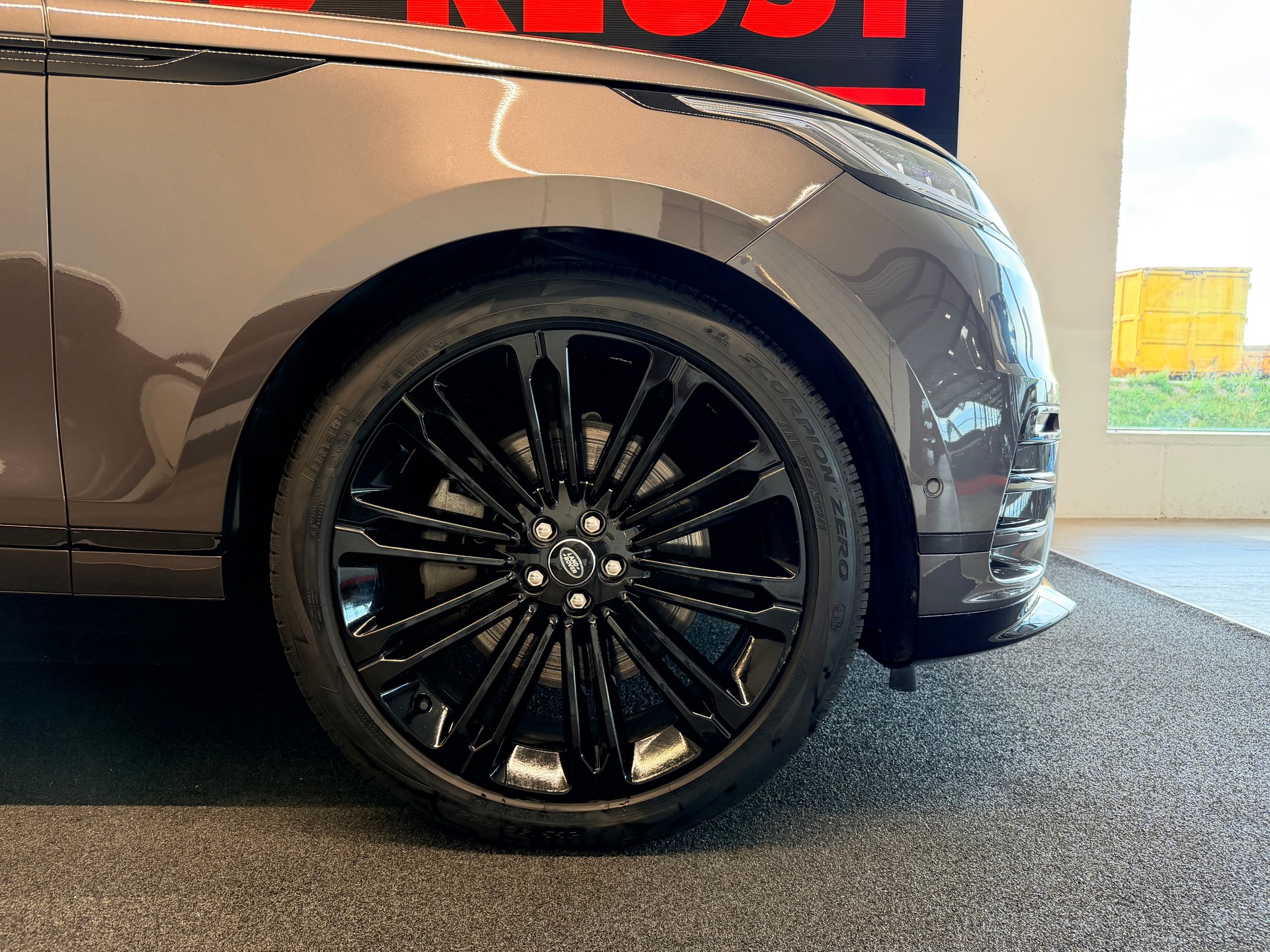 LAND ROVER Range Rover Velar Dynamic HSE P 400 Automatic-image-6