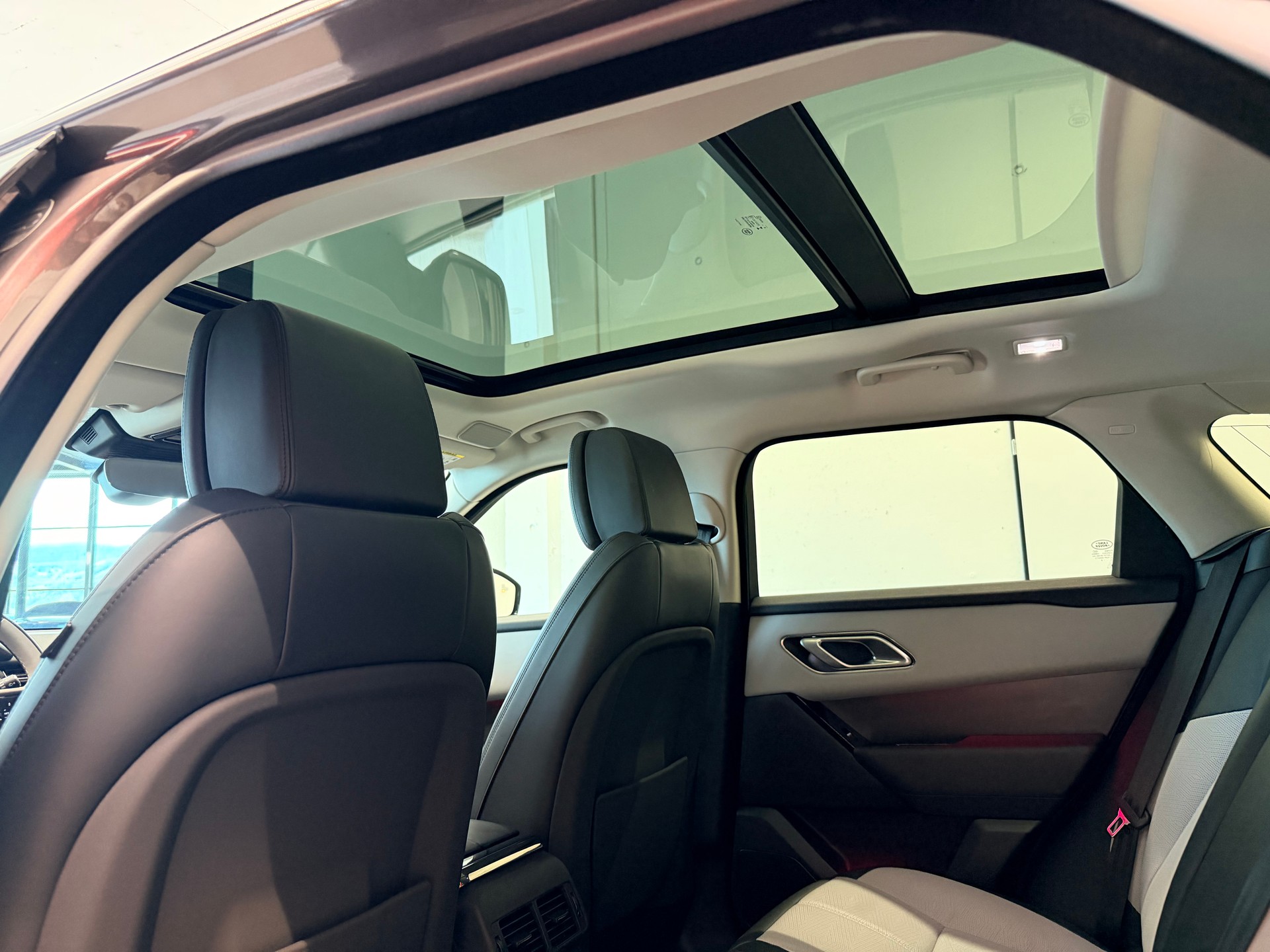 LAND ROVER Range Rover Velar Dynamic HSE P 400 Automatic-image-18