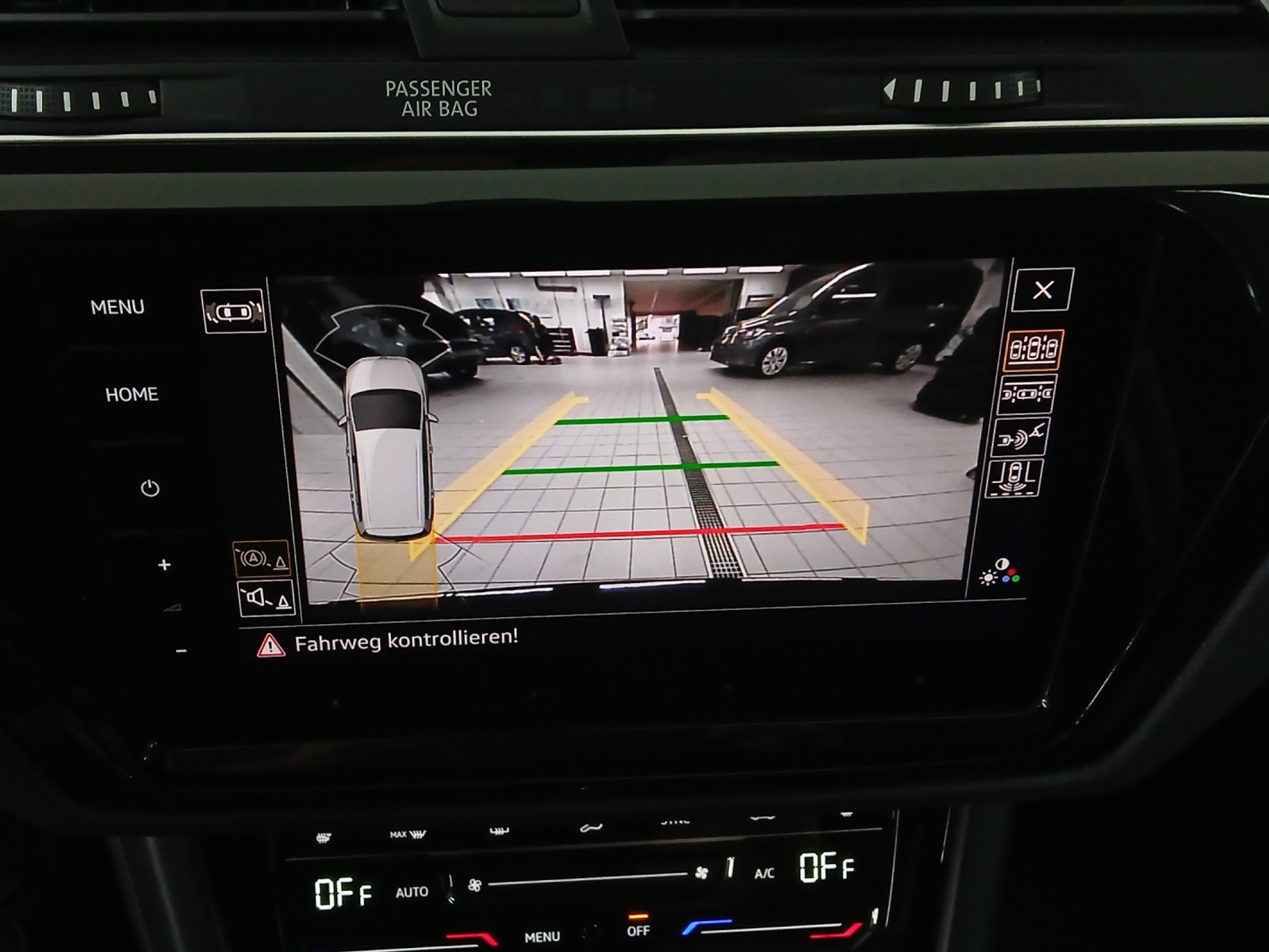 VW Touran 2.0 TDI BlueMotion Technology Highline DSG-image-15