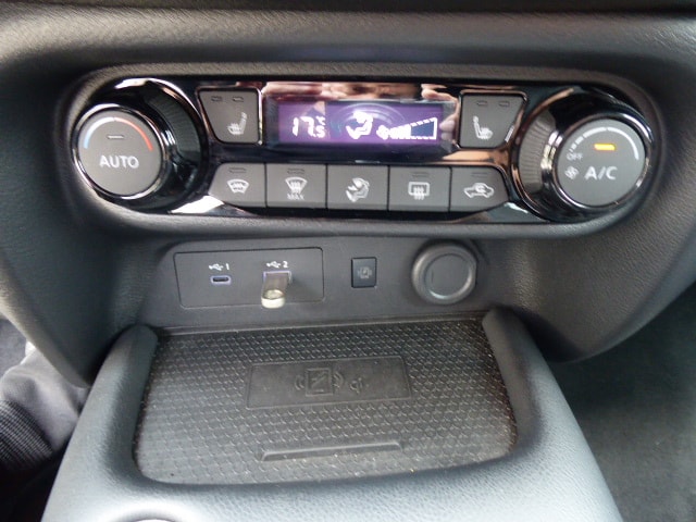 NISSAN Juke 1.6 FHEV Tekna-image-11