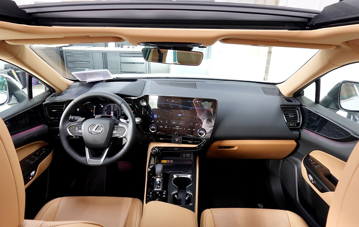 LEXUS NX 450h+ E-FOUR Comfort Pack Interieur, Panorama-image-8