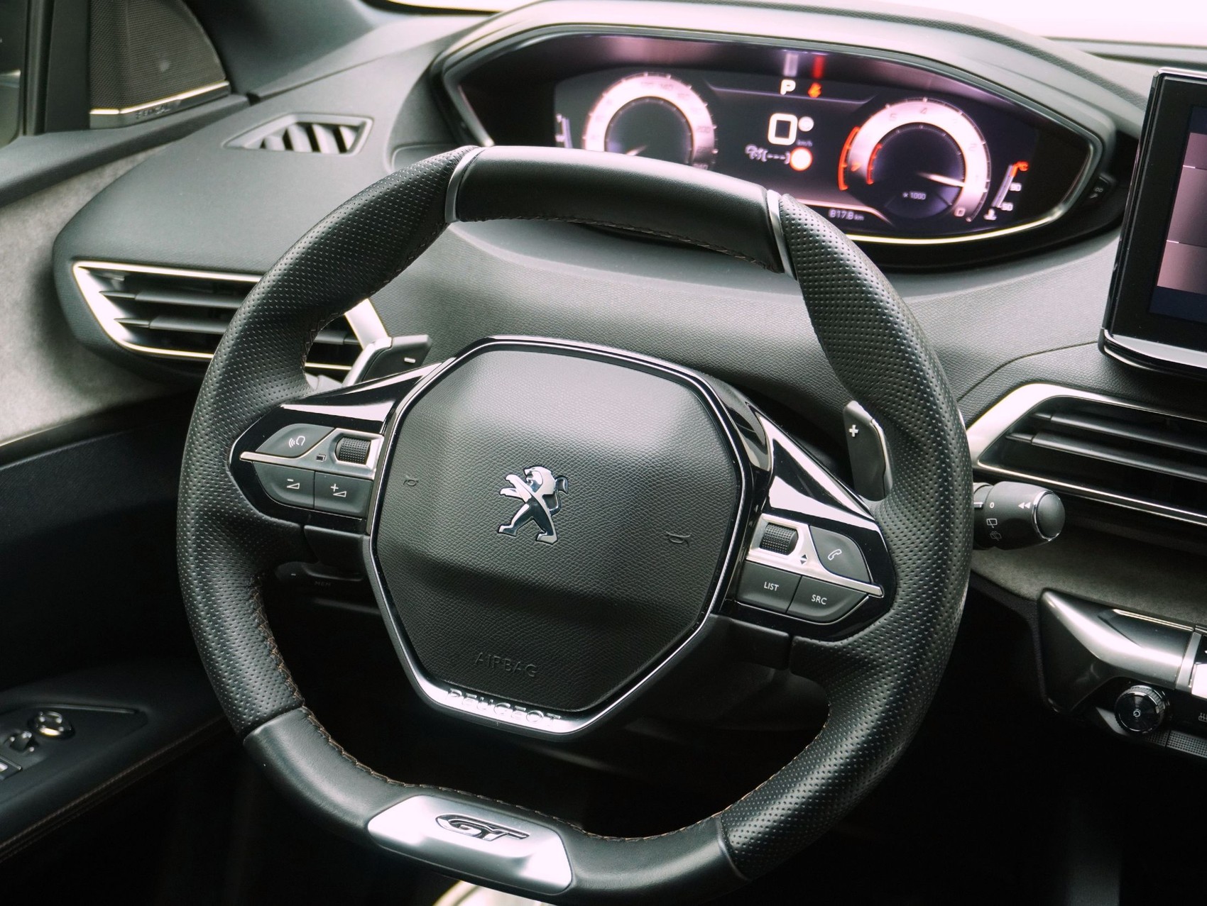 PEUGEOT 3008 1.6 PureTech GT Pack-image-11