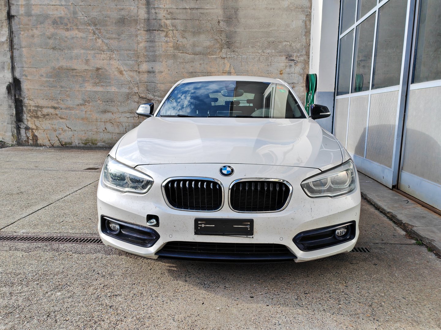 BMW 118i Sport Line – MOTEUR HS (sans compression), non expertisée, dans l'état-image-3
