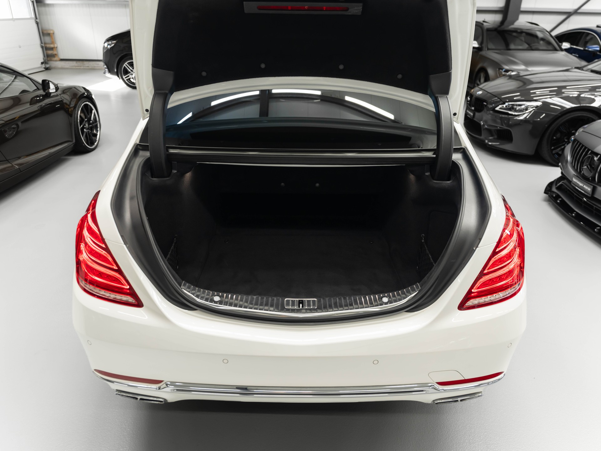 MERCEDES-BENZ S 500 Maybach 4Matic 9G-Tronic-image-30