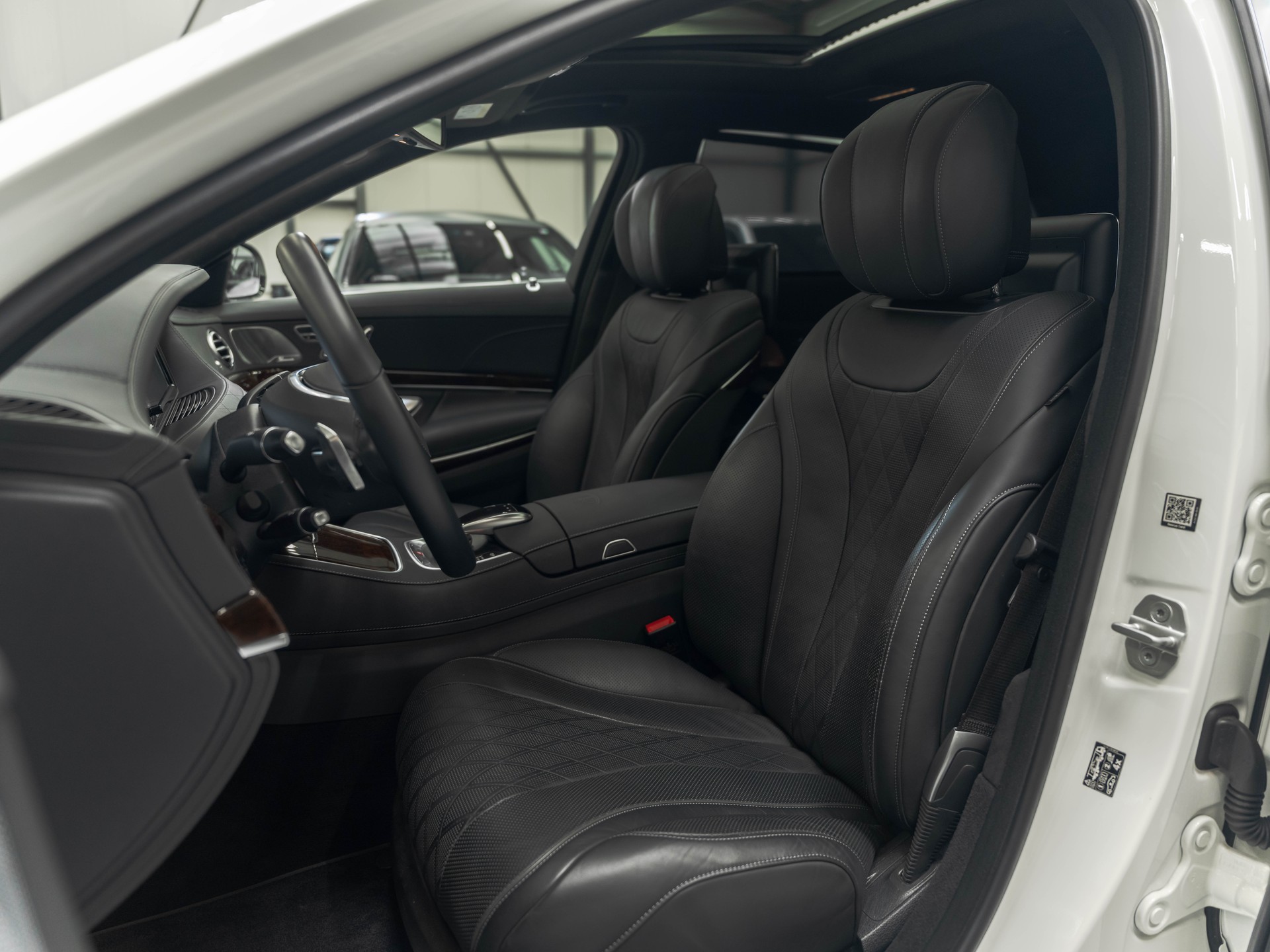 MERCEDES-BENZ S 500 Maybach 4Matic 9G-Tronic-image-9
