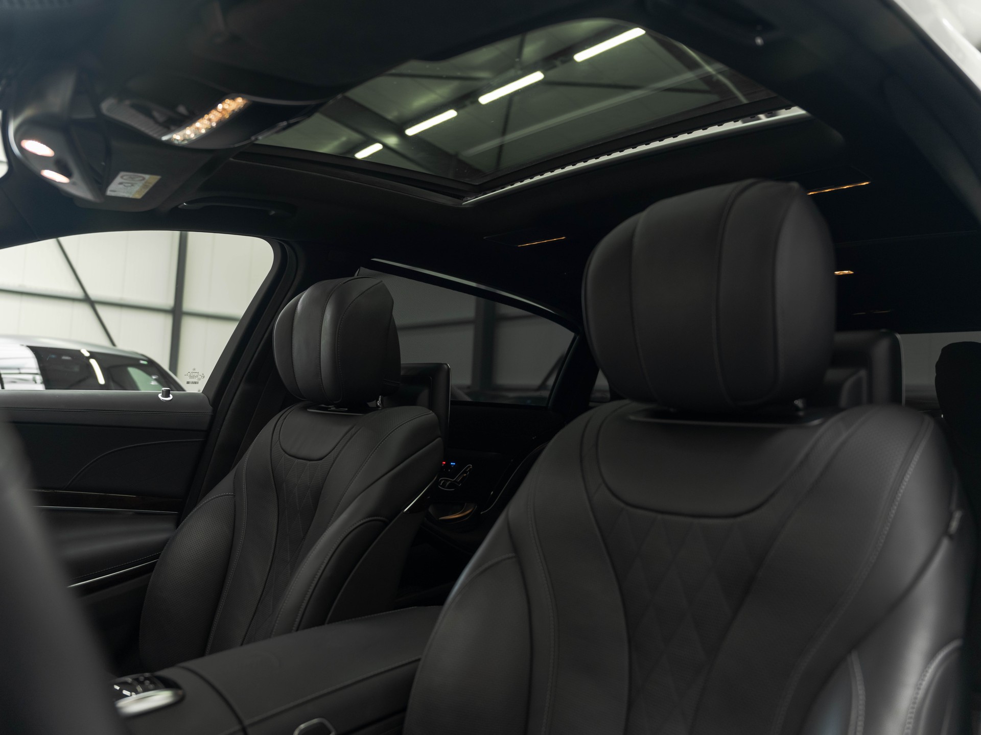 MERCEDES-BENZ S 500 Maybach 4Matic 9G-Tronic-image-10