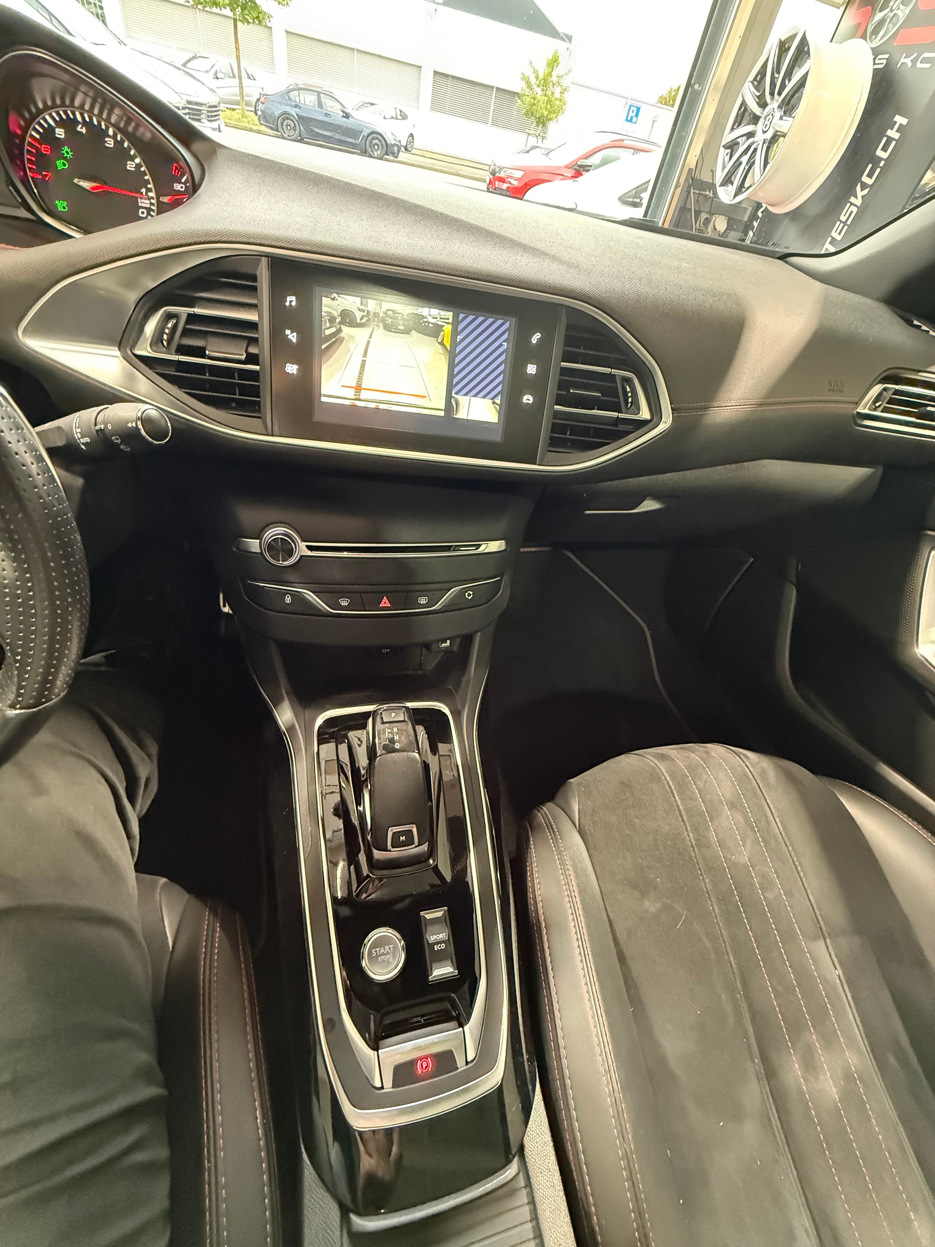 PEUGEOT 308 1.6 THP GT EAT-image-11