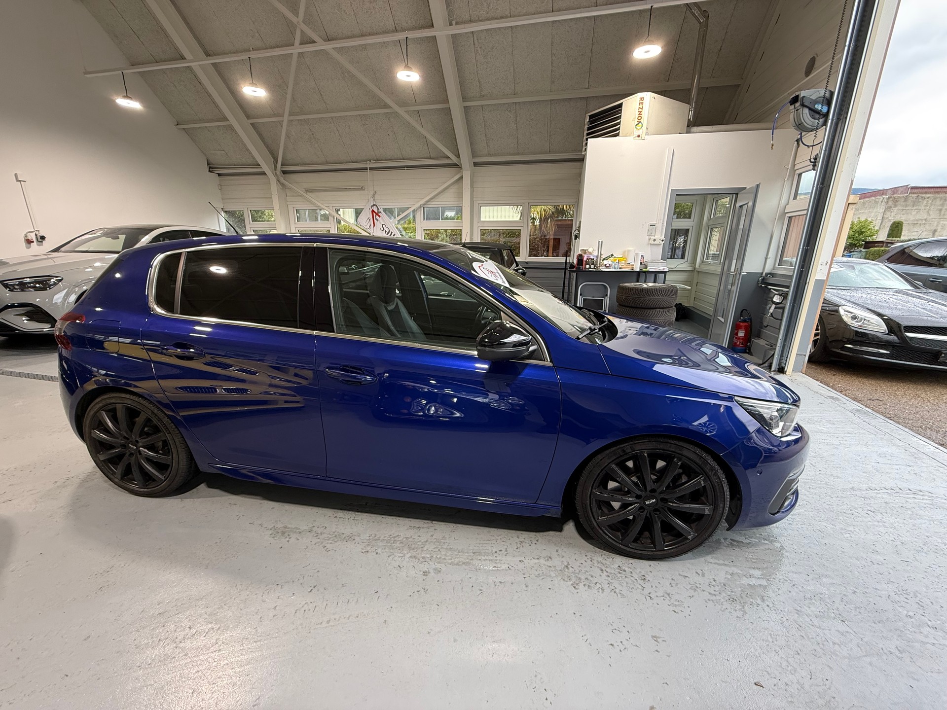 PEUGEOT 308 1.6 THP GT EAT-image-3