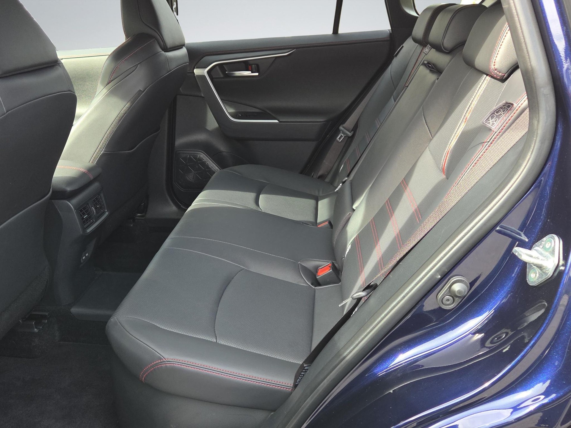 TOYOTA RAV4 2.5 Plug-In-Hybrid Platinum-image-14