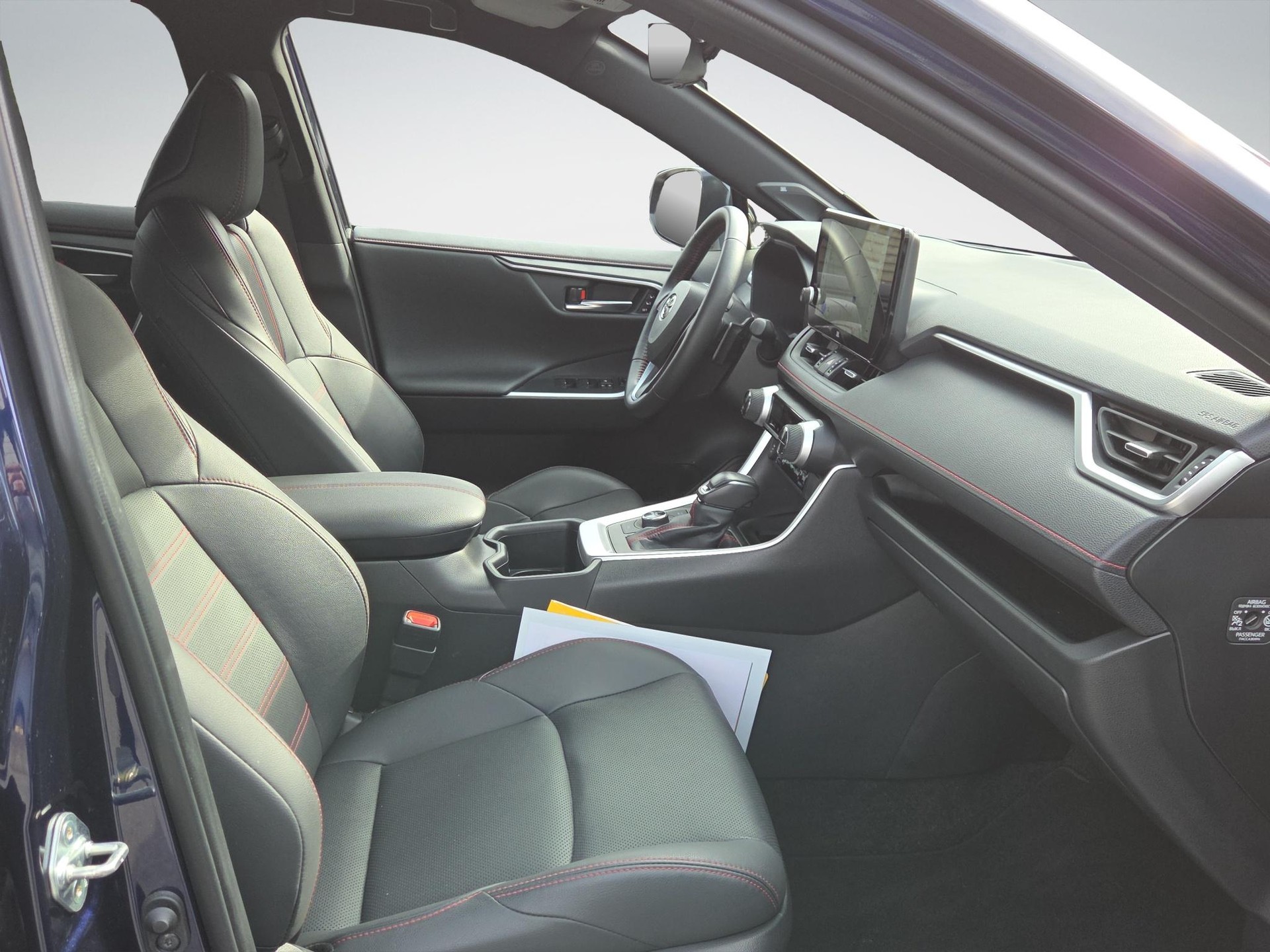 TOYOTA RAV4 2.5 Plug-In-Hybrid Platinum-image-15