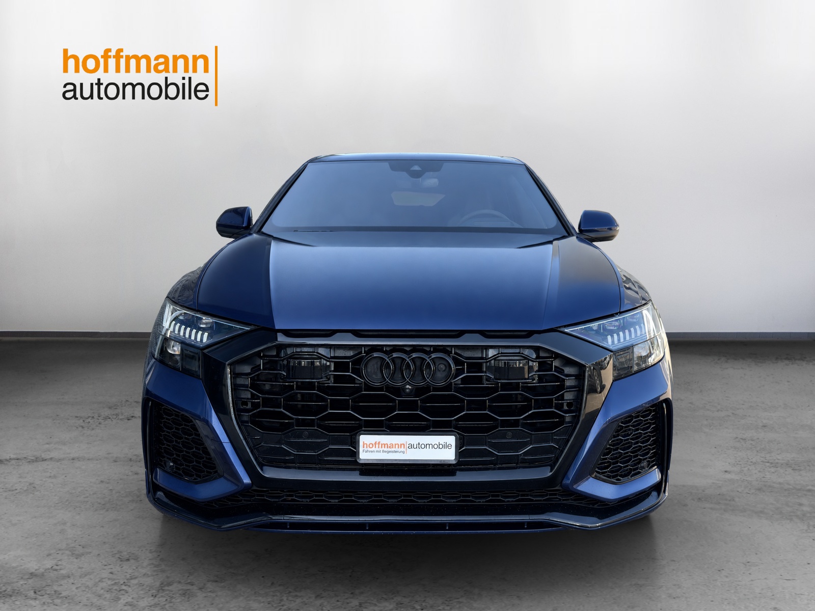 AUDI RSQ8 quattro tiptronic-showroom-element-1