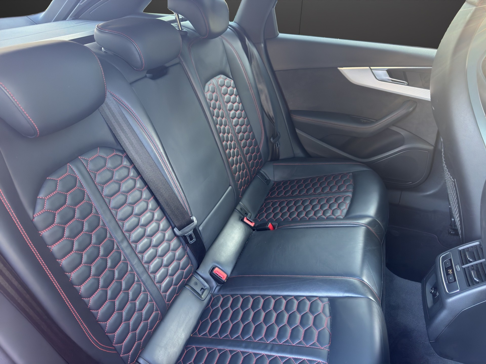 AUDI RS4 Avant 2.9 V6 TFSI quattro T-Tronic-image-15