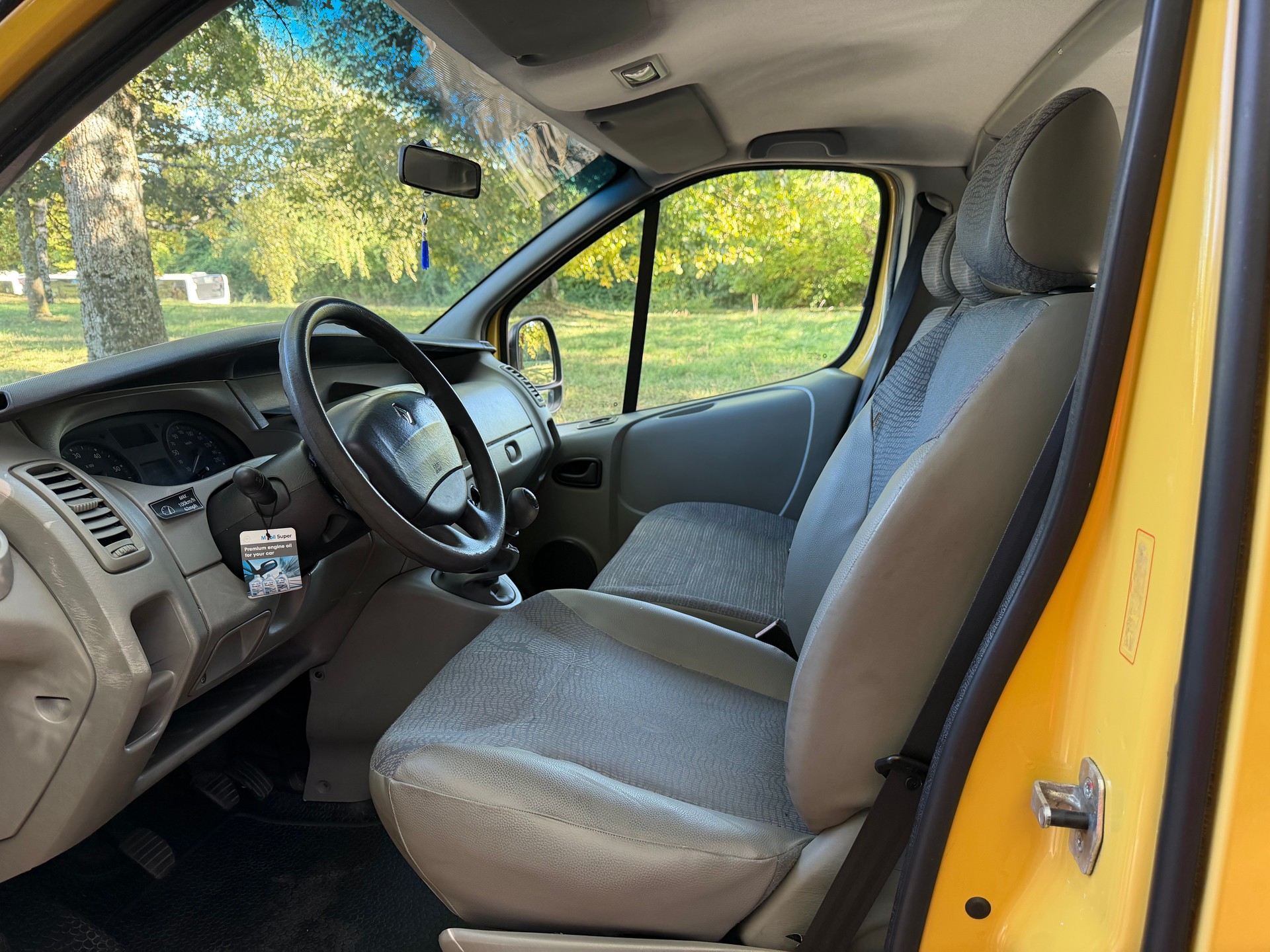 RENAULT TRAFIC-image-8