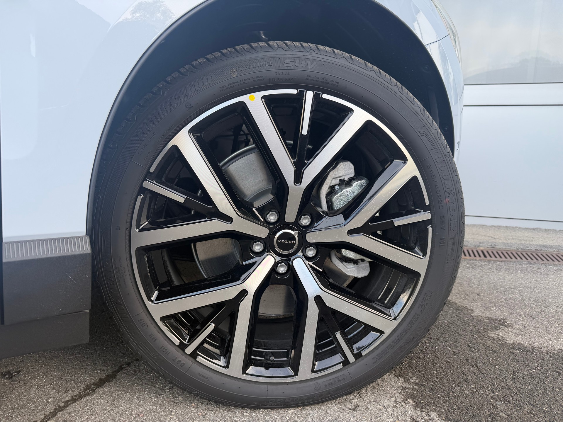 VOLVO EX30 E60 69kWh Twin Ultra-image-8