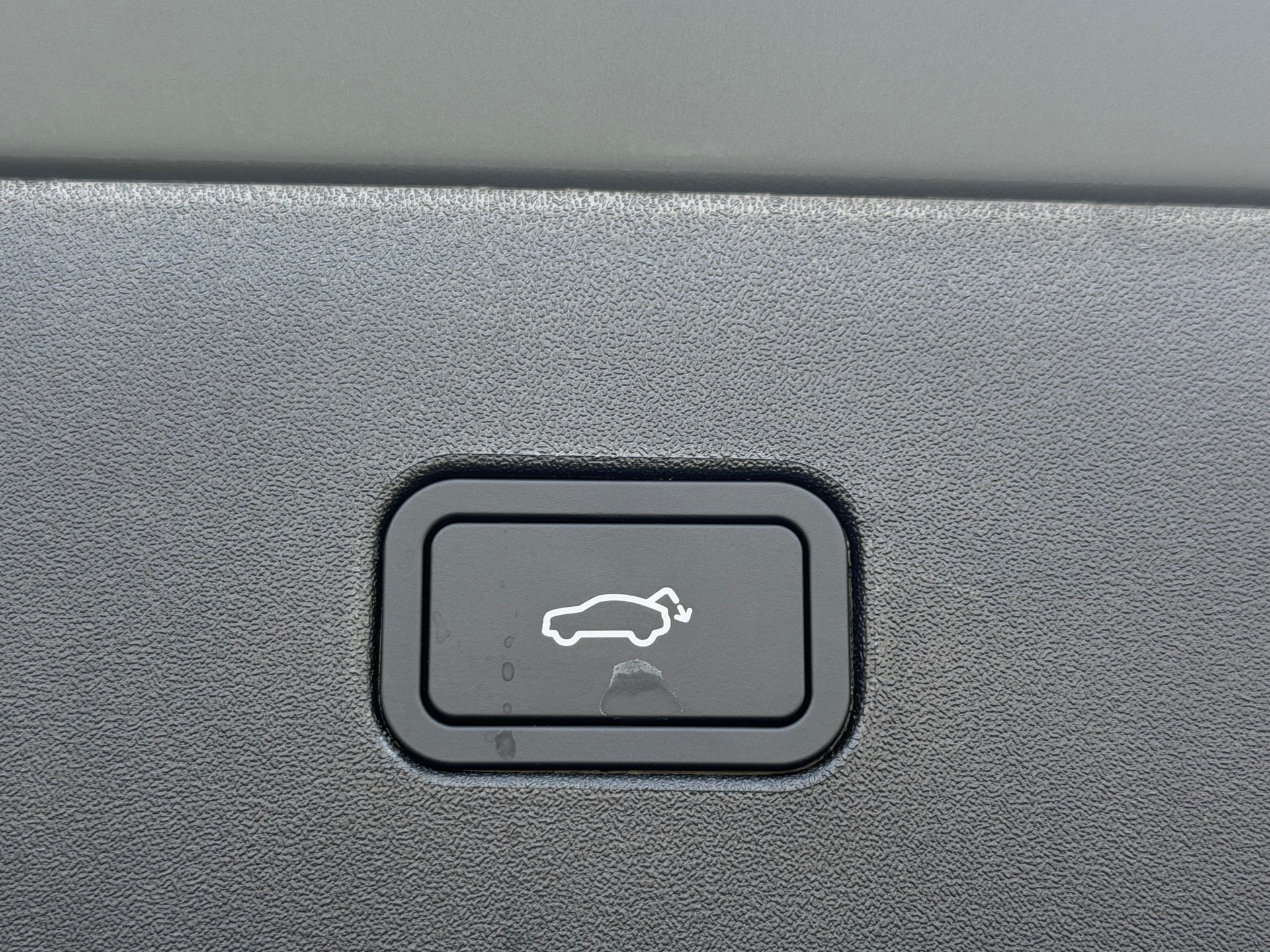VOLVO EX30 E60 69kWh Twin Ultra-image-18