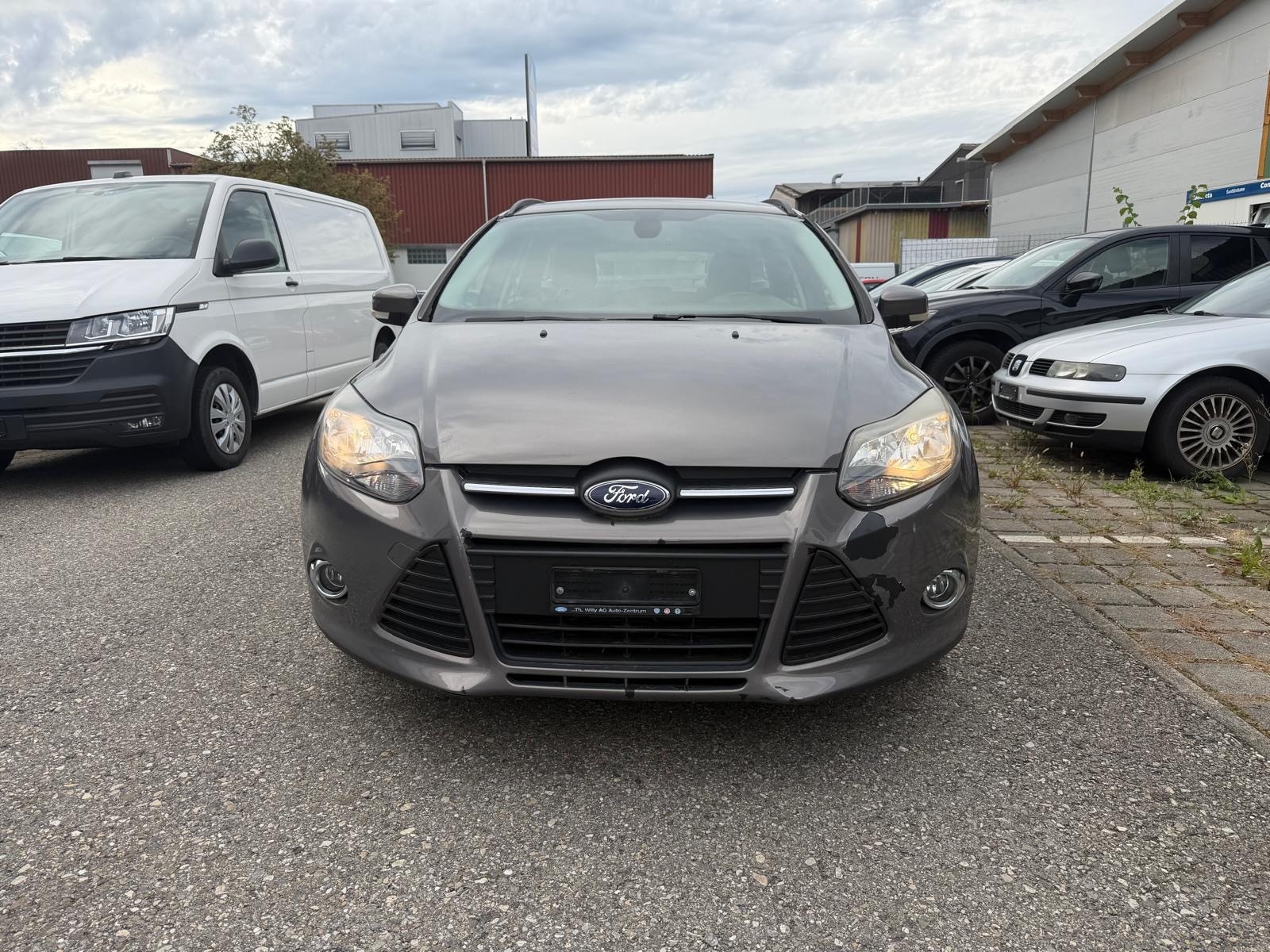 FORD Focus 1.6i VCT Titanium PowerShift-image-2