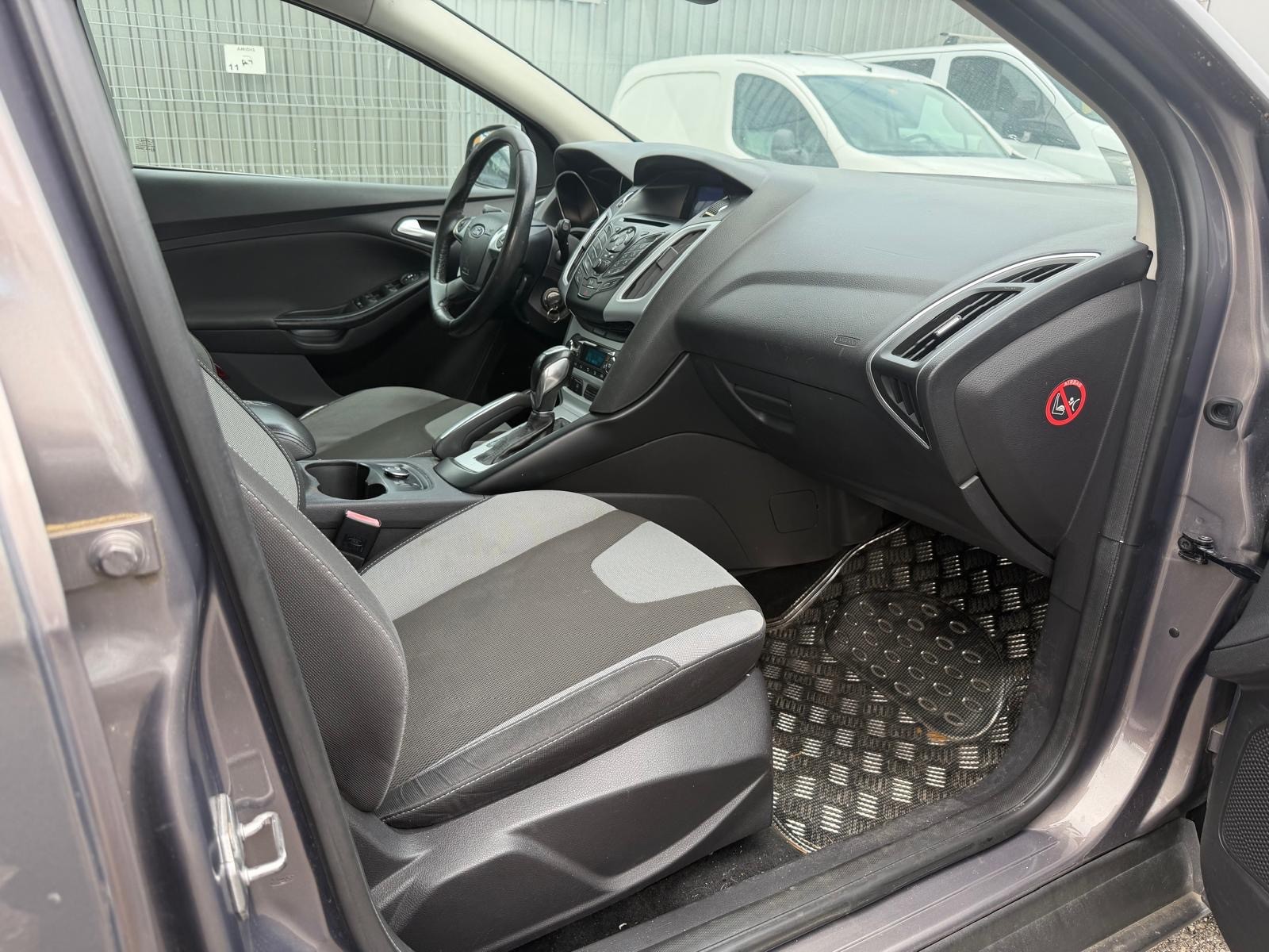 FORD Focus 1.6i VCT Titanium PowerShift-image-13
