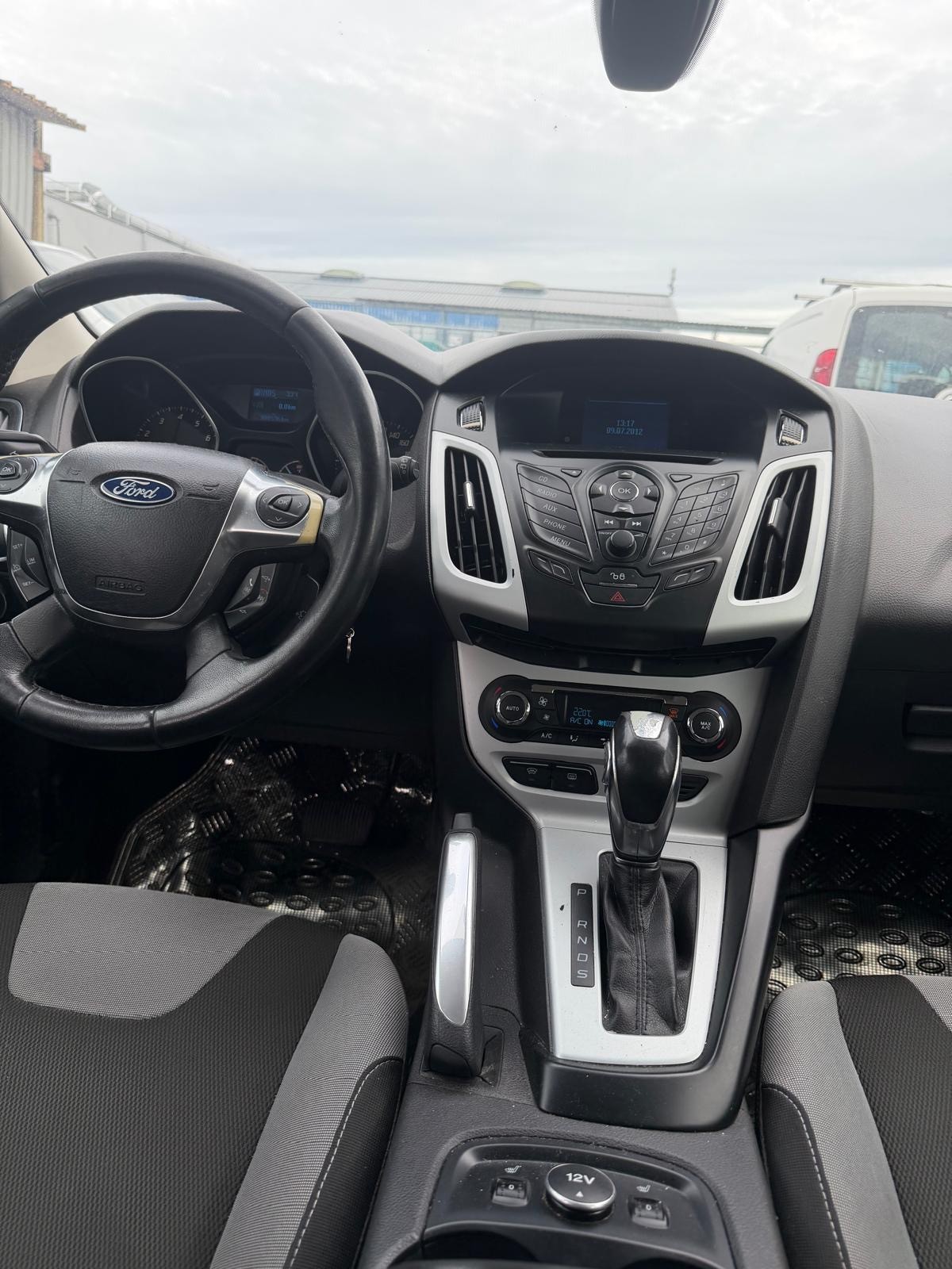 FORD Focus 1.6i VCT Titanium PowerShift-image-9