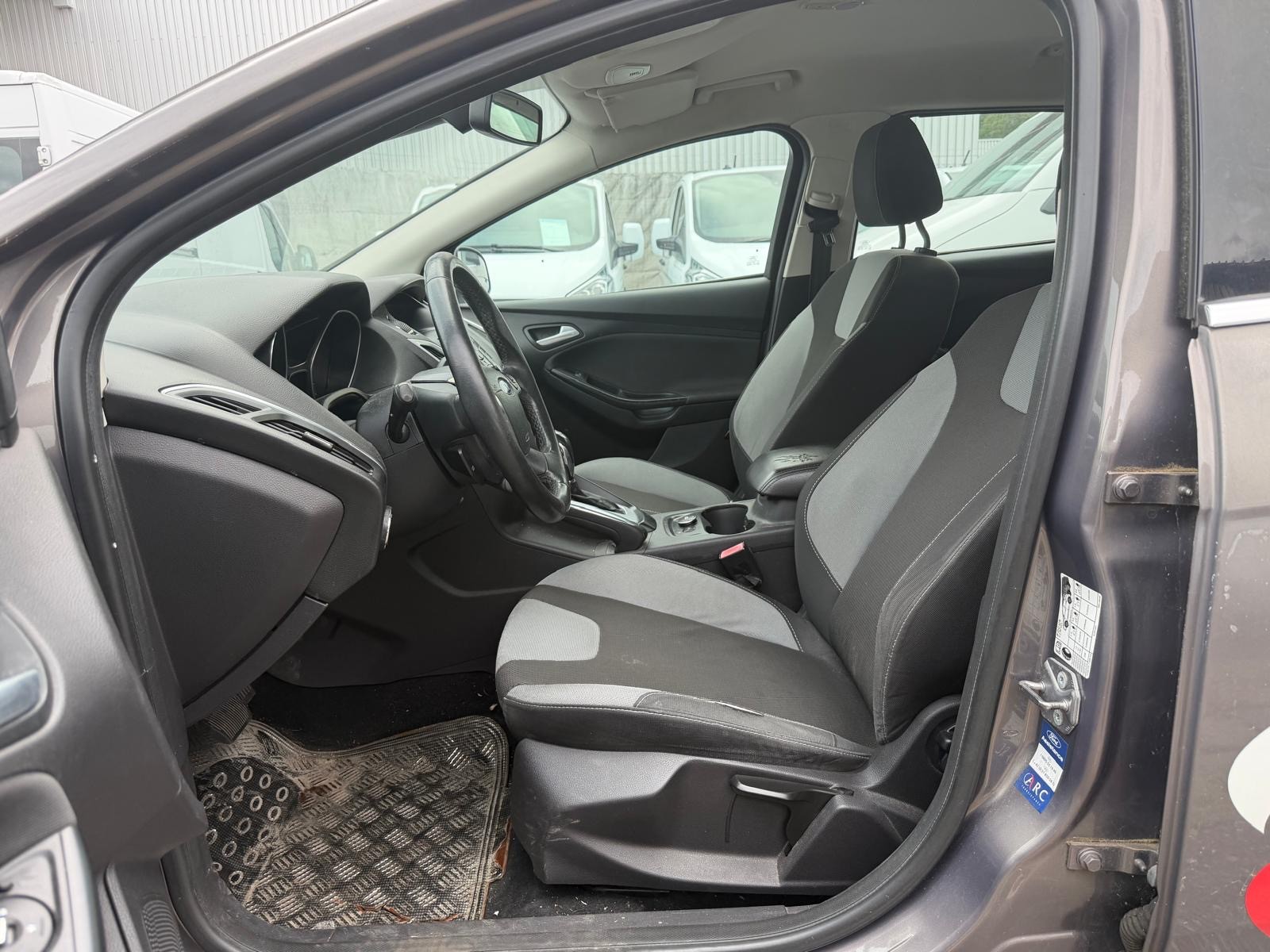 FORD Focus 1.6i VCT Titanium PowerShift-image-14