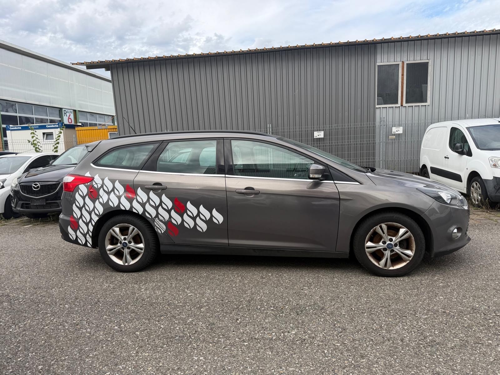 FORD Focus 1.6i VCT Titanium PowerShift-image-3