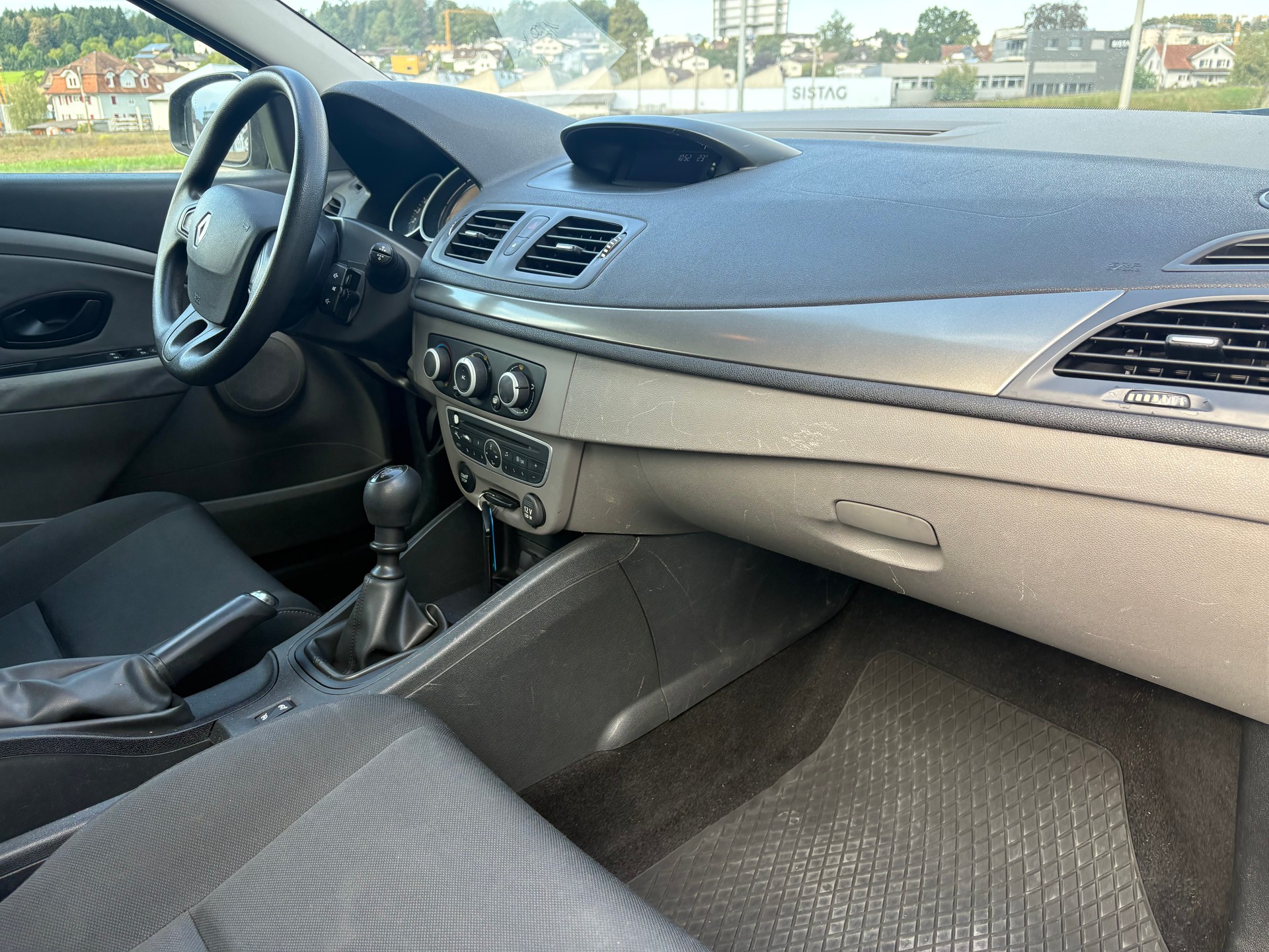 RENAULT Mégane Grandtour 1.6 16V Expression-image-9