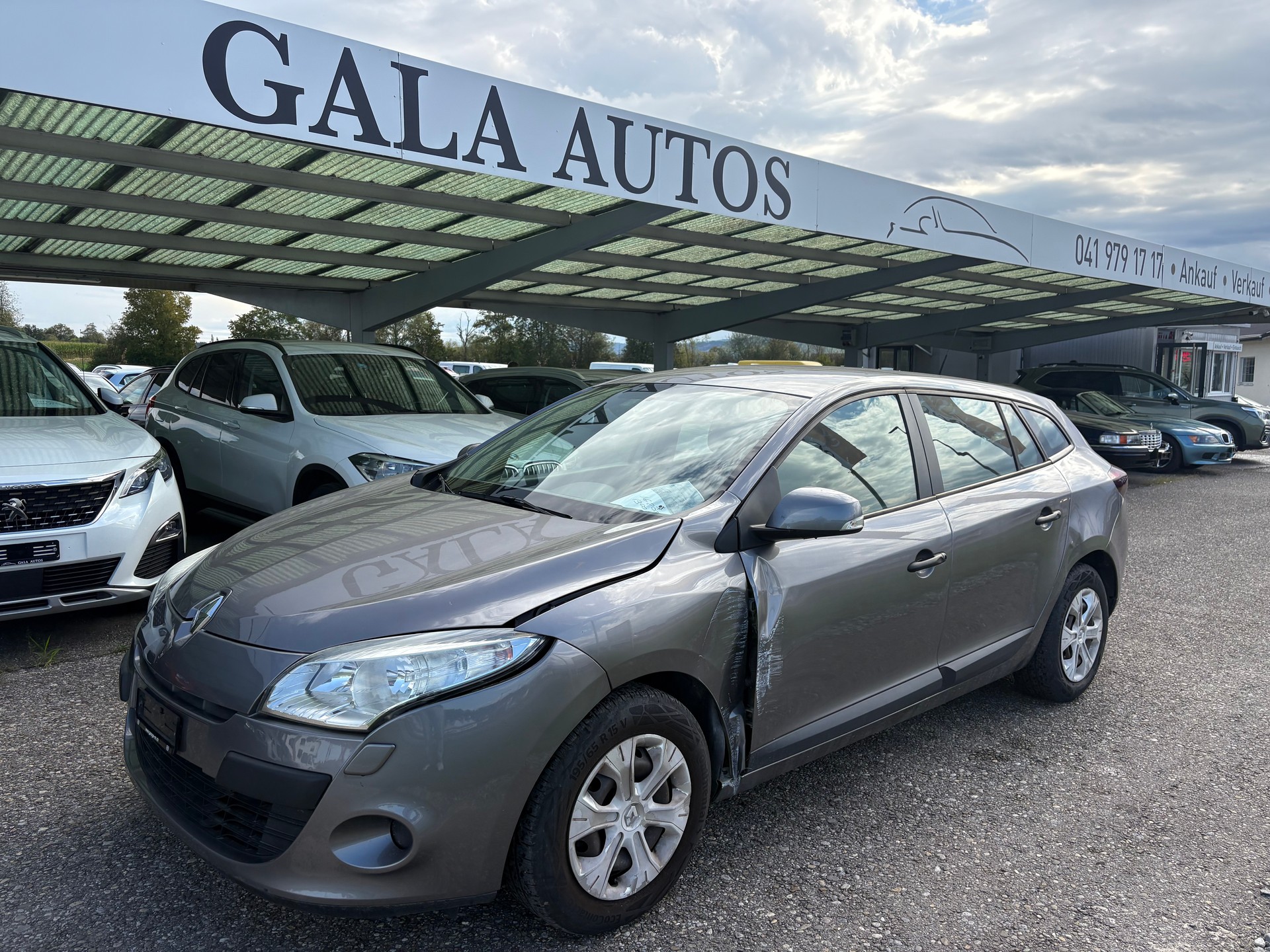 RENAULT Mégane Grandtour 1.6 16V Expression-image-0