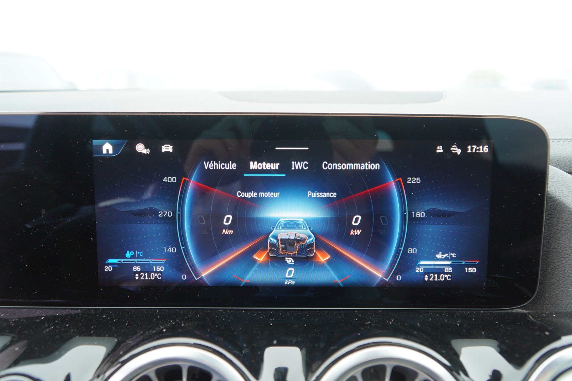 MERCEDES-BENZ GLA AMG 35 4Matic 8G-DCT-image-23