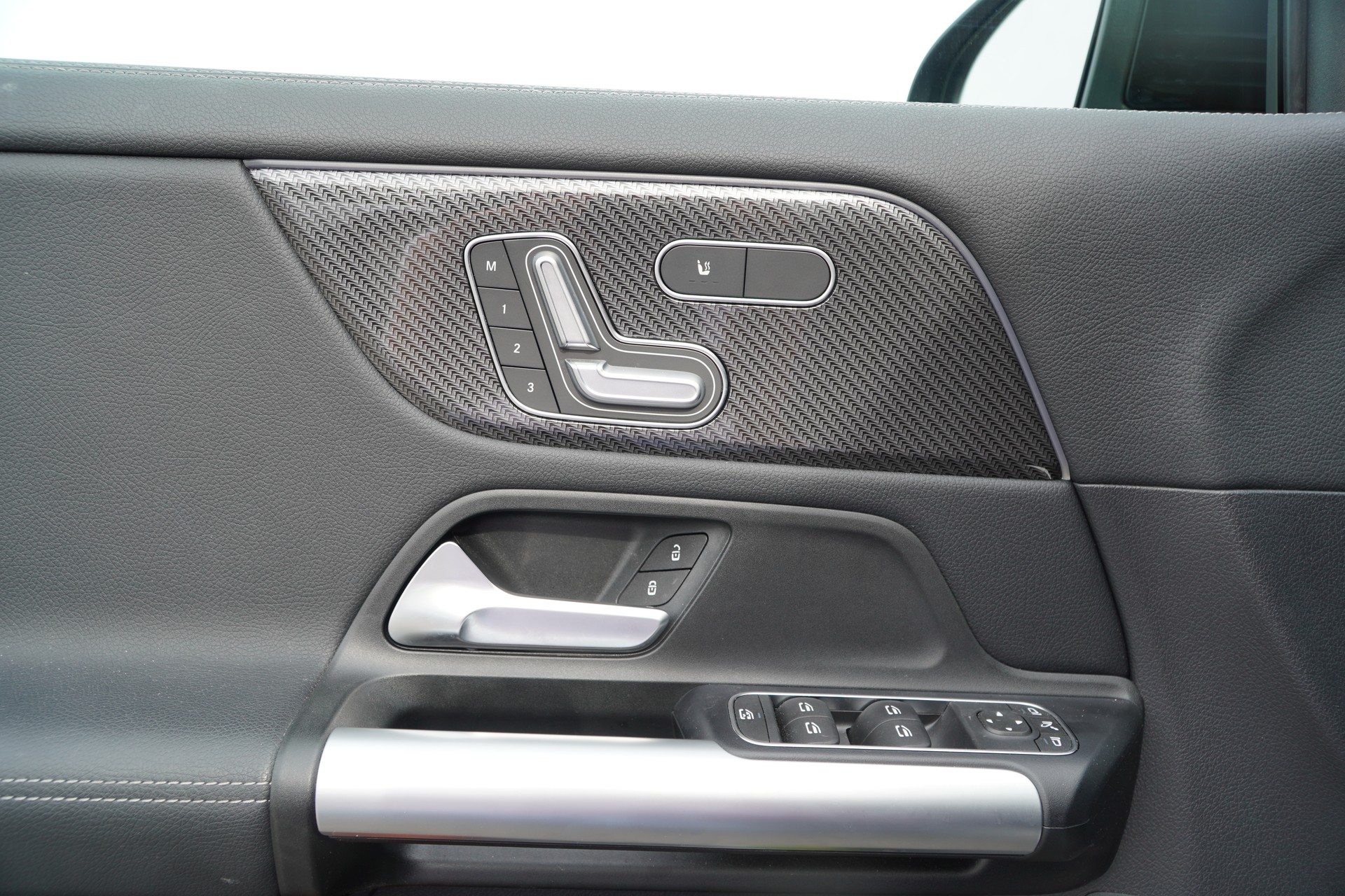 MERCEDES-BENZ GLA AMG 35 4Matic 8G-DCT-image-14