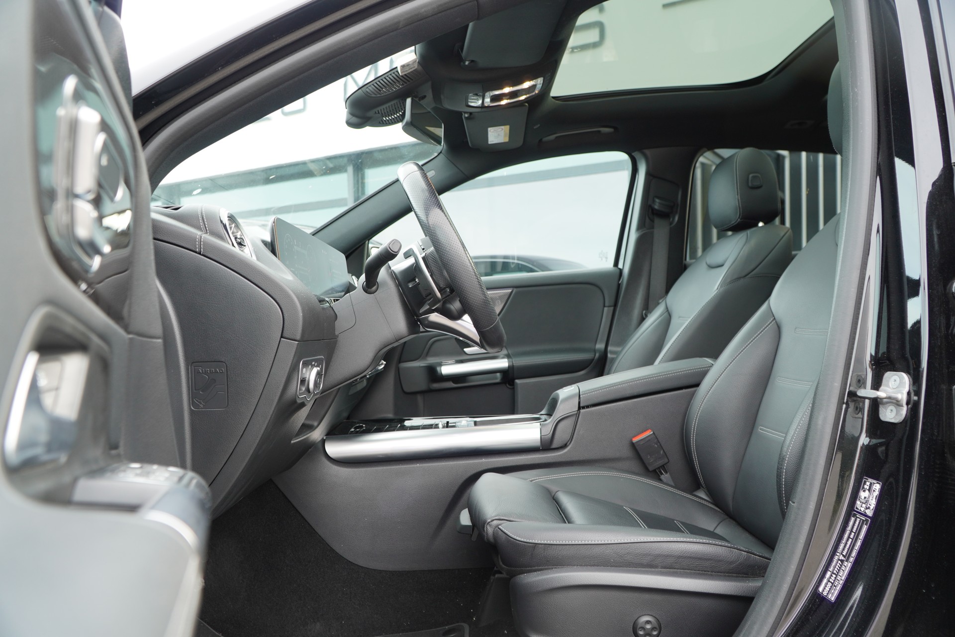 MERCEDES-BENZ GLA AMG 35 4Matic 8G-DCT-image-5