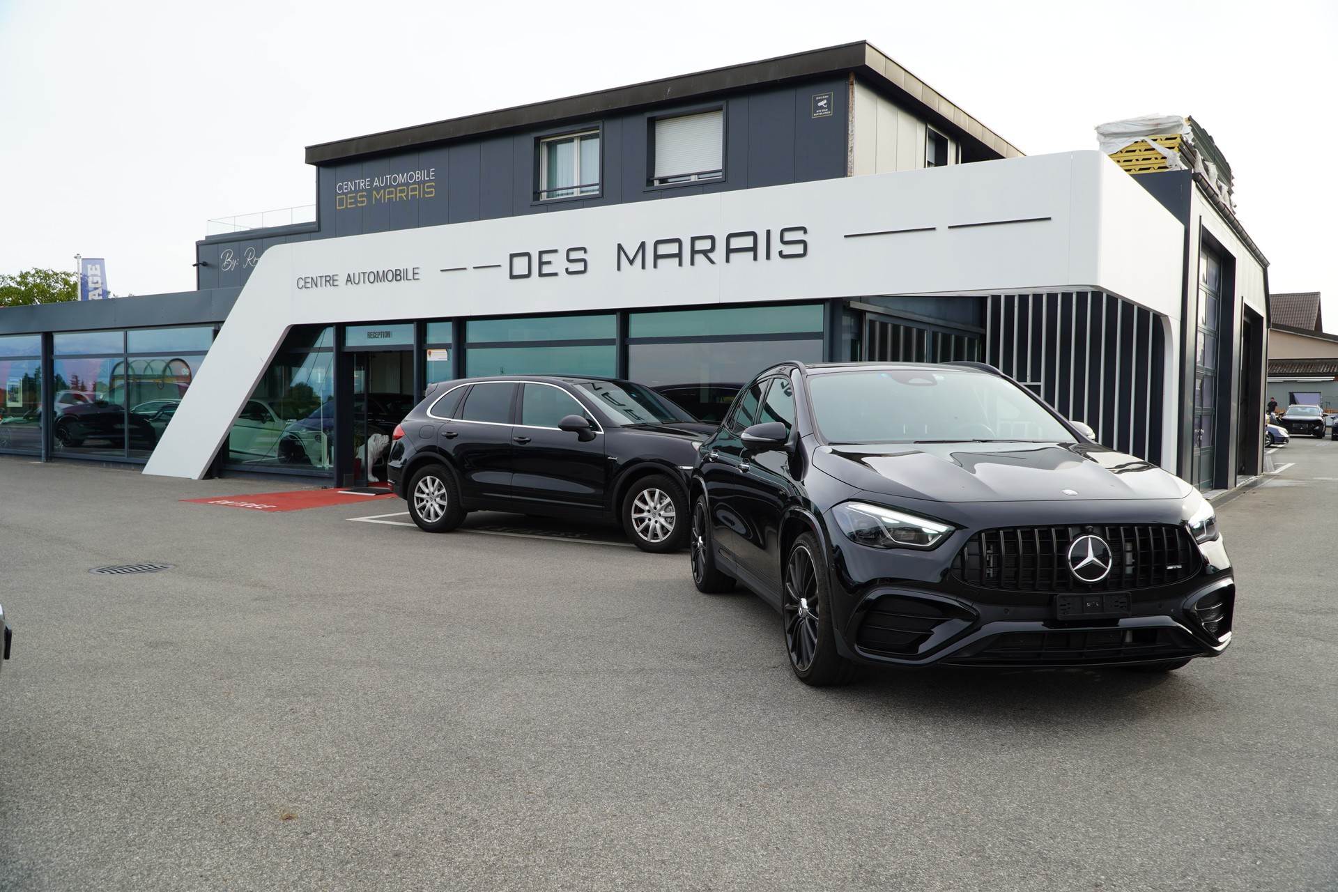 MERCEDES-BENZ GLA AMG 35 4Matic 8G-DCT-image-2