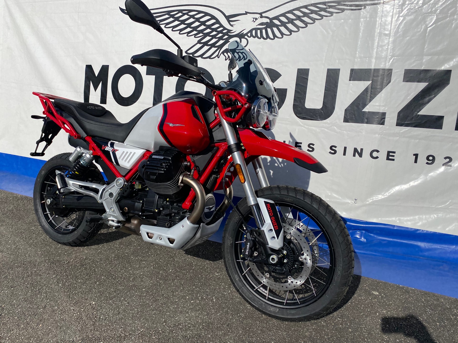 MOTO GUZZI V85 TT Premium Graphics 2-Tone E5