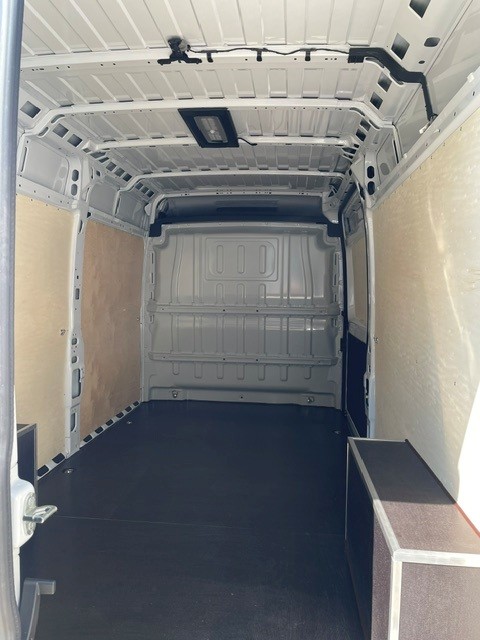 FIAT E-Ducato Maxi 42.5 110kWh L3H2-image-1