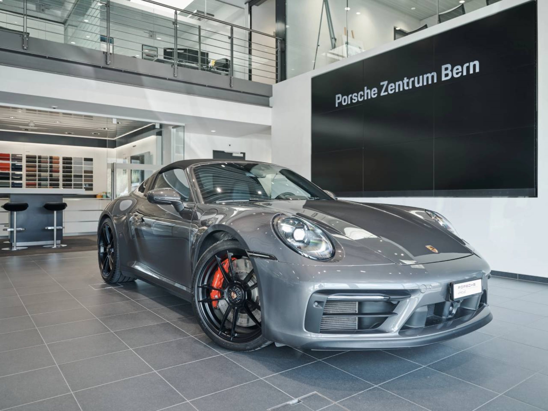 PORSCHE 911 Targa 4 GTS-image-10