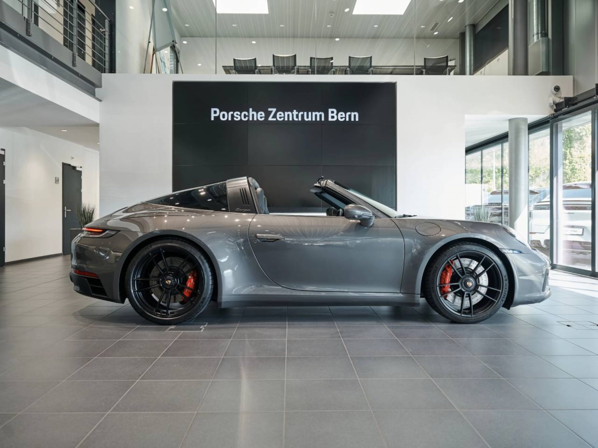 PORSCHE 911 Targa 4 GTS-image-1
