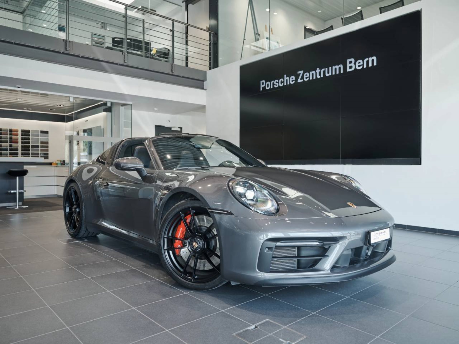 PORSCHE 911 Targa 4 GTS-image-0
