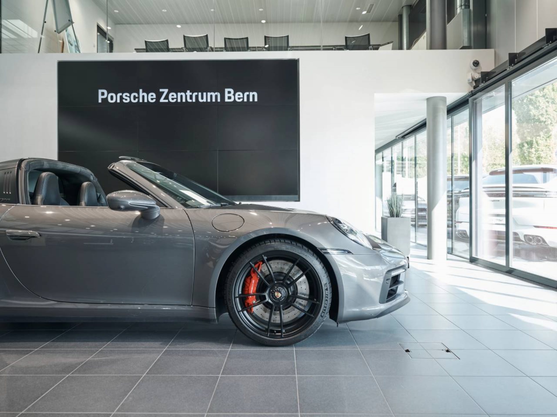 PORSCHE 911 Targa 4 GTS-image-18